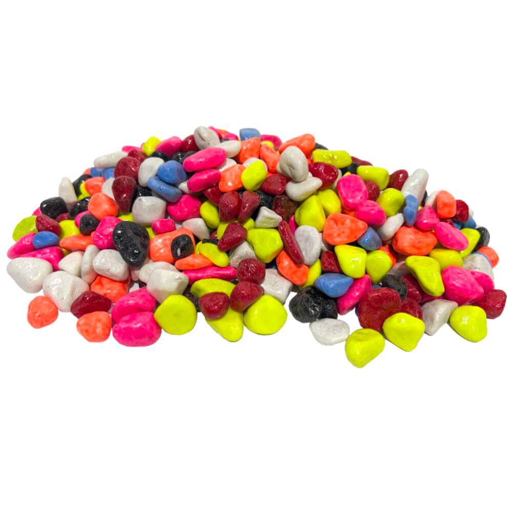 Pietris colorat mix 1 kg. 2 Pietris decorativ ce nu se decoloreaza Calitatea este garantata! Pietris decorativ nu isi pierde culoarea, fiind perfect pentru acvariu. Este 100% sigur, asa ca poti fi linistit atunci cand il adaugi printre pestii tai. Polivalenta si siguranta Nu doar acvariile beneficiaza de frumusetea acestui pietris. Utilizeaza-l si in casa, gradina, ghivece sau iazuri pentru un efect decorativ deosebit. Siguranta lui il face perfect pentru orice proiect.
