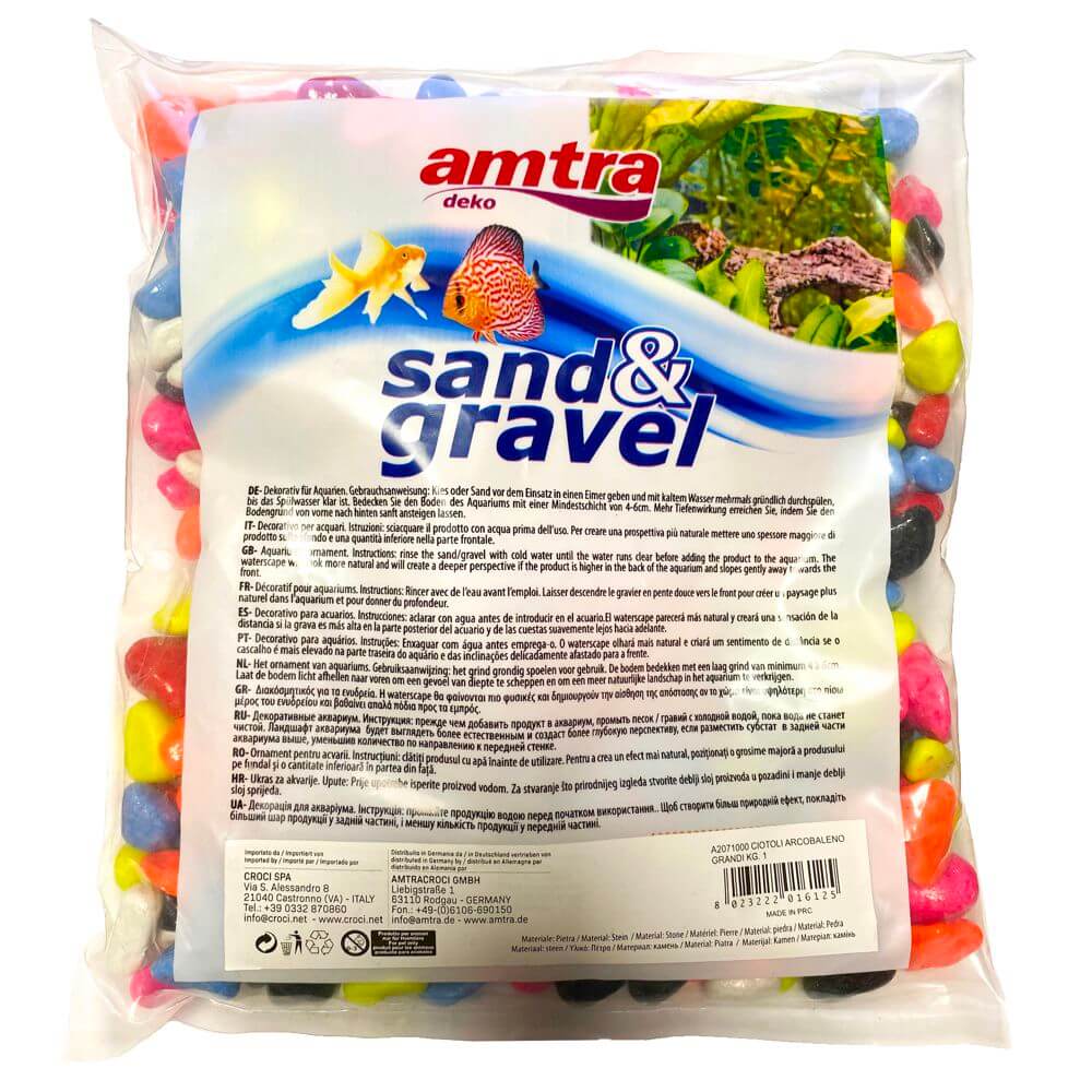 Pietris colorat mix 1 kg. 3 Pietris acvariu colorat: alegerea perfecta Opteaza pentru pietris colorat mix pentru a insufla unicitate si culoare acvariului tau. Acesta reprezinta solutia perfecta pentru cei care doresc sa adauge un accent vibrant mediului acvatic transformand orice spatiu intr-o adevarata oaza de frumusete si culoare. Nu doar ca imbogateste estetica acvariului, dar pietrisul colorat aduce si beneficii practice stabilizand plantele acvatice si contribuind la sanatatea generala a ecosistemului. Pietris colorat mix ce se distinge prin varietatea sa de culori oferindu-va posibilitatea de a personaliza si a crea un decor unic in acvariul dvs. Fie ca preferati nuante calde, reci sau o combinatie eclectica, acest pietris adauga un plus de stil si personalitate facand fiecare colt al acvariului sa straluceasca. Insa utilizarile pietrisului colorat se extind dincolo de acvarii. Acesta poate fi folosit in scop decorativ si in casa, gradina, iazuri sau alte spatii exterioare si interioare. In gradina, pietrisul poate delimita carari, infrumuseta straturile de flori sau chiar ajuta la drenaj. In iazuri, contribuie la crearea unui fundal colorat si atragator iar in interior poate fi folosit in vase decorative sau ca strat de baza pentru ghivece, adaugand o nota de originalitate si culoare oricarui spatiu. Acest pietris acvariu colorat este nu doar estetic, dar si practic fiind usor de intretinut si durabil. Acesta nu isi pierde culoarea in timp si este rezistent la conditii meteorologice variate facandu-l o optiune durabila pentru orice proiect decorativ. Alegand pietris acvariu colorat mix pentru acvariul dvs. sau pentru orice alta utilizare decorativa, investiti intr-un element de design polivalent si vibrant care va imbunatati aspectul si atmosfera oricarui spatiu. Este o modalitate simpla dar eficienta de a adauga un strop de culoare si vitalitate, transformand orice mediu intr-unul plin de viata si inspiratie.