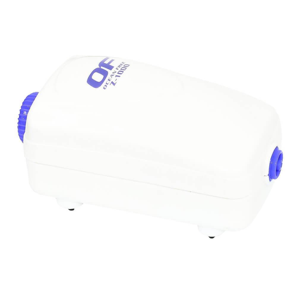 Pompa aer acvariu silentioasa Zero Noise cu o iesire 5 Pompa aer acvariu silentioasa Zero Noise cu o iesire pentru aerare acvarii, asigura oxigenare eficienta si fara zgomot. Pompa acvariu silentioasa. Pompa de aer acvariu silentioasa Zero Noise cu o iesire este alegerea perfecta pentru aerare acvarii fara zgomot. Aceasta pompa acvariu silentioasa asigura oxigenarea eficienta, fiind ideala pentru acvariile de toate dimensiunile. Daca esti in cautarea unei recomandari pentru pompa aer silentioasa, acest model produs de Ocean Free este solutia ideala. Este cea mai calitativa pompa aer cu o singura iesire din gama noastra de pompe aer pentru acvariu, garantand un nivel de zgomot redus in functionare, practic nu se aude in timpul functionarii, oferind un mediu linistit atat pentru tine, cat si pentru pestii tai. Beneficii principale: Pompa aer acvariu silentioasa: Functionare extrem de silentioasa, fara a deranja mediul din jurul acvariului. Pompa acvariu silentioasa: Asigura un nivel de zgomot extrem de redus, practic nu se aude in timpul functionarii. Aerare acvarii: Asigura oxigenarea necesara pentru un mediu acvatic sanatos. Recomandare pompa aer silentioasa: Produsul ideal pentru cei care cauta eficienta si liniste. Ocean Free: Marca de incredere, recunoscuta pentru calitatea si durabilitatea produselor sale. Caracteristici tehnice: Model: Z1000 (o iesire) Putere: 1,8 W Debit de aer: 72 litri / ora (1200 cc / min.) Dimensiuni: 14 cm (lungime) x 6,5 cm (latime) x 6,5 cm (inaltime) Alte avantaje: Debit de aer reglabil pentru a se adapta nevoilor acvariului tau. Componente de inalta calitate, durabile si eficiente. Consum de energie redus, fiind o solutie economica si ecologica. Alege pompa aer acvariu silentioasa Zero Noise cu o iesire pentru a te bucura de un acvariu bine oxigenat si fara zgomot. O pompa acvariu silentioasa recomandata de de clienti pentru performanta si calitatea sa.