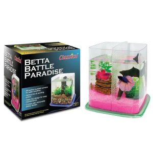 Acvariu peste Betta Batle Paradise 6 litri este un model de acvarii mici, un acvariu plexiglas la pret mic cu design inovator. Ideal pentru un betta sau cativa pesti de talie mica. Acest acvariu mic poate fi alegerea perfecta pentru un cadou. Un Betta Splendens in acvariu de 6,4 litri se va simti minunat. Volum: 6,4 litri. Acvariu pret mic la care se poate atasa lumina si sistem de filtrare achizitionandu-se separat sau la pachet cu acvariul ( Vezi produs aici ). Dimensiuni: 20 cm (Lungime) x 18 cm (latime) x 18 cm (inaltime) Separatorul vine la pachet cu acvariul si poate delimita acvariul creand 2 spatii distincte. Astfel putem tine chiar si pesti incompatibili folosind acelasi acvariu. Pietrisul, plantele artificiale, elementele de decor sau vietuitoarele acvatice nu sunt incluse in pachet, acestea trebuind a le achizitiona separat. Avantajele achizitionarii acvariului Betta Battle Paradise de 6 litri sunt multiple: Design inovator: Acvariul impresioneaza prin designul sau inovator, adaugand un element estetic atragator in orice incapere. Compact si usor de integrat: Cu o capacitate de 6 litri, este un model acvarii mici ideal pentru spatii limitate si poate fi usor integrat in diferite spatii cu dimensiuni reduse. Pret accesibil: Oferta avantajoasa pentru un acvariu, reprezentand o optiune accesibila pentru pasionatii de acvaristica. Potrivit pentru Betta sau pesti de talie mica: Dimensiunea sa il face potrivit pentru Betta Splendens sau alti cativa pesti de talie mica, oferindu-le un mediu confortabil. Usor de intretinut: Acvariul este proiectat pentru a facilita intretinerea si curatarea, asigurand un mediu curat si sanatos pentru pesti. Ofera distractie si relaxare: Observarea activitatii pestilor intr-un mediu atent creat aduce bucurie, relaxare si un plus de divertisment in casa. Achizitionarea Acvariului Betta Battle Paradise de 6 litri reprezinta alegerea perfecta pentru cei ce doresc sa isi imbogateasca viata cu frumusetea si linistea lumii acvatice.