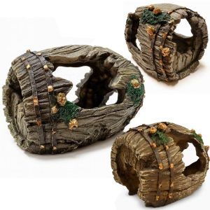 Decor butoi pentru acvariu realizat cu atentie la detalii, perfect ca decor acvariu rustic. Se integreaza usor in orice stil de amenajare si ofera atractivitate. Acest obiect face parte din categoria de decoruri pentru acvariu multifunctionale, fiind ideal si ca grota de Ancistrus, dar si ca ascunzatoare grota Ancistrus.
