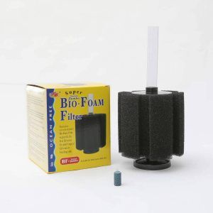 Filtru burete acvariu mare Jumbo XXL talpa grea, ideal ca filtru acvariu mare. Filtru burete acvariu cu greutate, profesional, pentru curatare eficienta. Filtru profesional pentru acvarii medii si mari Filtru de burete pentru acvariu mare Jumbo XXL cu talpa grea este solutia perfecta pentru un acvariu curat si sanatos. Acest filtru burete acvariu este proiectat special pentru a oferi o filtrare biomecanica excelenta, potrivita pentru acvarii cu volume intre 100 si 300 de litri. Cu un design inovator si o talpa grea, acest filtru burete acvariu elimina problemele comune ale filtrelor traditionale, cum ar fi desprinderea sau ridicarea la suprafata apei. Caracteristici: Filtru talpa grea: Ofera stabilitate excelenta, eliminand riscul ca filtrul sa se ridice sau sa se deplaseze in timpul functionarii. Aceasta stabilitate este cruciala pentru functionarea eficienta si sigura a unui filtru de acvariu. Filtrare biomecanica eficienta: Asigura o curatare impecabila a apei fara a crea curenti puternici de apa, ceea ce il face ideal pentru acvariile cu pesti sensibili sau pentru acvariile de crestere si carantina. Flexibilitate in pozitionare: Poate fi amplasat oriunde in acvariu, fie lateral, fie central, fara a fi limitat de ventuze sau alte sisteme de prindere. Acest lucru permite o integrare perfecta in orice setup de acvariu. Bureti interconectabili: Filtrul poate fi extins pe verticala prin unirea mai multor filtre, ceea ce mareste capacitatea de filtrare si il face ideal pentru acvariile mari, foarte mari, sumpuri sau chiar si iazuri. Dimensiuni generoase: Cu inaltimea de 20 cm si diametrul de 18 cm, acest filtru acvariu mare are capacitatea de a colecta foarte multa mizerie din acvariu, se cicleaza foarte usor, rezista la rscul de deciclare accidentala si garanteaza o apa limpede si sanatoasa pentru mediul acvatic. Beneficii: Filtru profesional pentru acvarii mari: Acest filtru burete acvariu cu greutate este recomandat pentru acvarii medii si mari, oferind o solutie de filtrare de inalta calitate, fara a afecta pH-ul apei sau calitatea mediului acvatic. Elimina necesitatea ventuzelor: Datorita talpii grele, acest filtru acvariu mare nu necesita ventuze pentru fixare, eliminand astfel riscul desprinderii accidentale si asigurand o filtrare continua si eficienta. Usor de instalat: Filtrul se conecteaza simplu la o pompa de aer standard (vanduta separat) si poate fi folosit in permanenta pentru a mentine apa curata si oxigenata in mod constant. Aplicatii: Acvarii de crestere si carantina: Datorita filtrarii fine si a lipsei curentilor puternici, acest filtru acvariu profesional este ideal pentru pesti delicati sau pentru acvariile destinate tratamentului. Acvarii medii si mari: Filtru burete acvariu cu greutate perfect pentru acvarii cu volum intre 100 si 300 de litri. Acest filtru este adaptabil si poate fi personalizat pentru a se potrivi nevoilor specifice ale setup-ului tau acvatic. Alege un filtru burete acvariu mare Jumbo XXL talpa grea pentru o experienta de filtrare superioara si un acvariu mereu curat. Este solutia ideala pentru orice pasionat de acvaristica care isi doreste un filtru eficient, durabil si usor de utilizat!