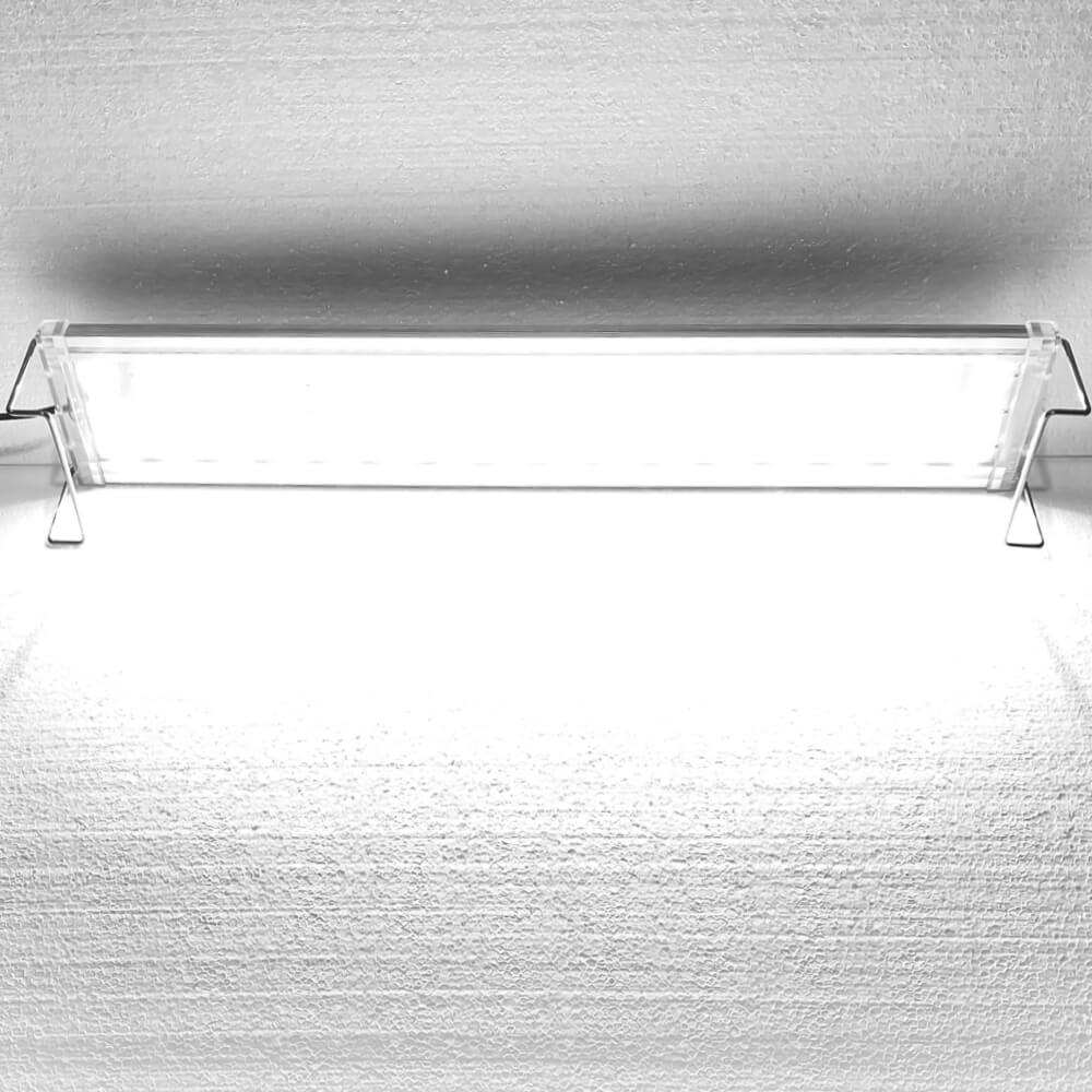 Lampa LED pentru acvariu plantat 60 cm cu 48 leduri 2 Imagine lampa LED pentru acvariu plantat, lampa led acvariu 60 cm, lampa acvariu 60 cm, lampa acvariu plantat, lampa led acvariu plantat, led acvariu plantat