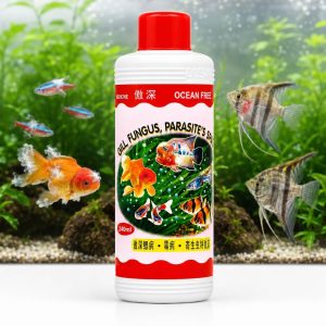 Tratament pesti exotici Ocean Free Gill Fungus Parasites 240 ml, prezentat alaturi de pesti ornamentali cu semne vizibile de afectiuni fungice, iritatii ale branhiilor si paraziti externi.