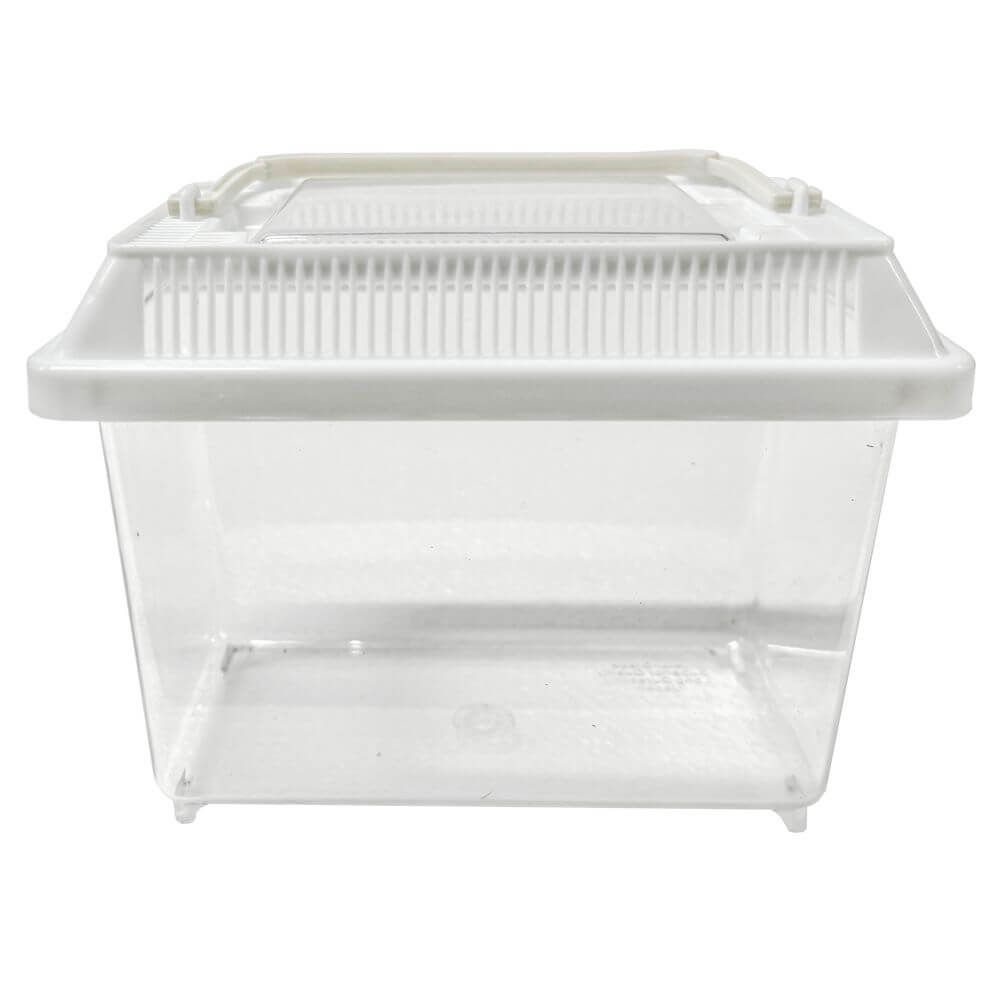 Acvariu transport cu capac 18 cm 7 Acvariu transport cu capac Sweet Pet Home Nr.1 este un acvariu plexiglas cu capac util la transportul pestilor, amfibienilor, insectelor sau unor animale mici. Acvariu plastic Sweet Pet Home Nr.1 este un acvariu de plastic cu capac ideal în egală măsură atât ca acvariu pentru diverse specii de pești exotici, insecte, broscuțe etc., cât și pentru transportul peștilor exotici. Disponibil într-o gamă variată de culori: capacul poate avea culoarea rosie, alba, albastra, neagra sau verde. Dimensiuni inclusiv capac: 18 cm (Lungime) x 11 cm (lățime) 14 cm (înălțime). Dimensiuni efective bazin plasic: 17,5 cm (Lungime) x 10,5 cm (lățime) 11,5 cm (înălțime). Acvariu transport cu capac Sweet Pet Home Nr.1 este confectionat din plexiglas rezistent si este solutia ideala pentru deplasarea in siguranta a pestilor, amfibienilor, insectelor sau chiar a animalelor de dimensiuni mici. Acest acvariu cu capac ofera un mediu sigur si confortabil pentru animalele tale de companie pe durata transportului, asigurand protectia si stabilitatea necesara. Fabricat din plastic de inalta calitate, acvariul Sweet Pet Home Nr.1 este proiectat atat pentru a servi ca un habitat temporar pentru diverse specii exotice, cat si ca o solutie eficienta pentru transportul acestora. Capacul sau securizat previne evadarile accidentale si minimizeaza stresul animalelor pe durata deplasarilor. Fie ca ai nevoie sa transporti pesti exotici, broscute, insecte sau alte creaturi mici, acvariul Sweet Pet Home Nr.1 este alegerea perfecta. Designul sau practic si compact il face usor de manevrat si depozitat, fiind ideal pentru vizitele la veterinar, mutari sau calatorii. Pe langa functionalitatea sa ca acvariu de transport, Sweet Pet Home Nr.1 acvariu plexiglas poate fi folosit si ca habitat permanent pentru specii mici, oferind un spatiu confortabil si estetic placut pentru animalele de companie. Este solutia versatila care imbina utilitatea cu designul modern, adaptandu-se perfect nevoilor tale si ale micilor tai prieteni. Alege Acvariu plastic Sweet Pet Home Nr.1 pentru o solutie de transport sigura si un habitat temporar sau permanent de inalta calitate pentru animalele tale. Investeste in confortul si siguranta lor cu un produs conceput sa raspunda celor mai inalte standarde de calitate si durabilitate.