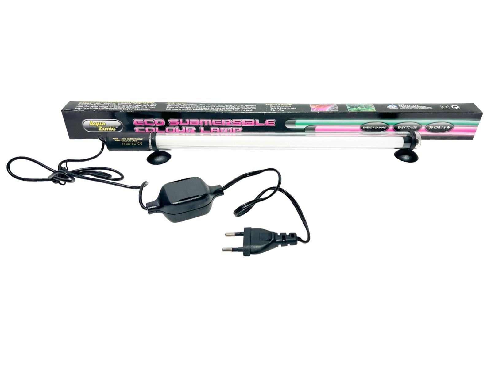 Lampa fluorescenta submersibila 35 cm Tropical Pink 3 Lampa fluorescenta submersibila 35 cm, tub fluorescent roz pentru acvarii, iazuri sau iluminat nocturn. Alege aceasta lampa submersibila roz de calitate. Lampa fluorescenta submersibila 35 cm Tropical Pink este un tub fluorescent inovator, ideal pentru a adauga un efect spectaculos acvariului tau sau altor aplicatii subacvatice. Acest corp de iluminat roz ofera o solutie versatila si eficienta pentru diverse medii umede, fiind proiectata pentru a rezista in conditii extreme. Caracteristici principale: Dimensiune compacta: Cu o lungime de 35 cm, aceasta lampa submersibila este perfecta pentru acvarii, iazuri, fantani arteziene sau alte spatii care necesita o sursa de lumina subacvatica eficienta. Iluminare roz distinctiva: Tubul fluorescent emite o lumina roz “PINK DAYLIGHT”, care scoate in evidenta culorile naturale ale pestilor si plantelor, transformand acvariul intr-un spectacol vizual. Eficienta energetica: Cu un consum de doar 6W, lampa ofera un raport excelent intre lumina produsa si energia consumata, asigurand o durata lunga de viata si costuri reduse de operare. Instalare simpla: Lampa vine echipata cu instalatia electrica completa si ventuze pentru prinderea pe geam, fiind usor de montat atat deasupra acvariului, cat si sub nivelul apei. Beneficii si avantaje: Versatilitate in utilizare: Aceasta lampa submersibila roz poate fi utilizata in diverse aplicatii, de la iluminarea acvariilor pana la decorarea nocturna a iazurilor si fantanilor arteziene. Calitate superioara: Produsa de Aqua Zonic, lampa este construita din materiale durabile, concepute pentru a functiona in cele mai dure conditii subacvatice, oferind o fiabilitate ridicata. Spectacol vizual: Culoarea roz a luminii creeaza un efect unic, ideal pentru a imbunatati estetica spatiilor umede si a crea o atmosfera relaxanta si captivanta. Aplicatii: Lampa fluorescenta submersibila 35 cm Tropical Pink este ideala pentru acvarii de orice dimensiune, iazuri, fantani arteziene, si alte spatii care necesita iluminare subacvatica. Fie ca doresti sa imbunatatesti aspectul acvariului tau sau sa adaugi o nota eleganta unui iaz sau unei fantani, aceasta lampa submersibila roz este alegerea perfecta. Alege Lampa fluorescenta submersibila 35 cm Tropical Pink pentru a aduce un plus de culoare si lumina acvariului sau spatiului tau subacvatic, beneficiind de performanta si eficienta energetica ridicata.