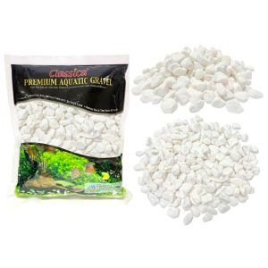 Pietris alb pentru acvariu. Pietris pentru acvarii special creat si comercializat in acest scop. Gama substraturi pentru acvarii de tip grosier White Jade Stone. Beneficiati de eleganta si functionalitatea oferite de pietris alb pentru acvariu, un produs natural si decorativ, ideal pentru imbunatatirea aspectului estetic si functional al mediului acvatic. Acest pietris face parte din gama noastra premium de substraturi pentru acvarii, fiind special conceput pentru a crea un mediu sigur si atractiv atat pentru vietuitoarele acvatice, cat si pentru plantele subacvatice.