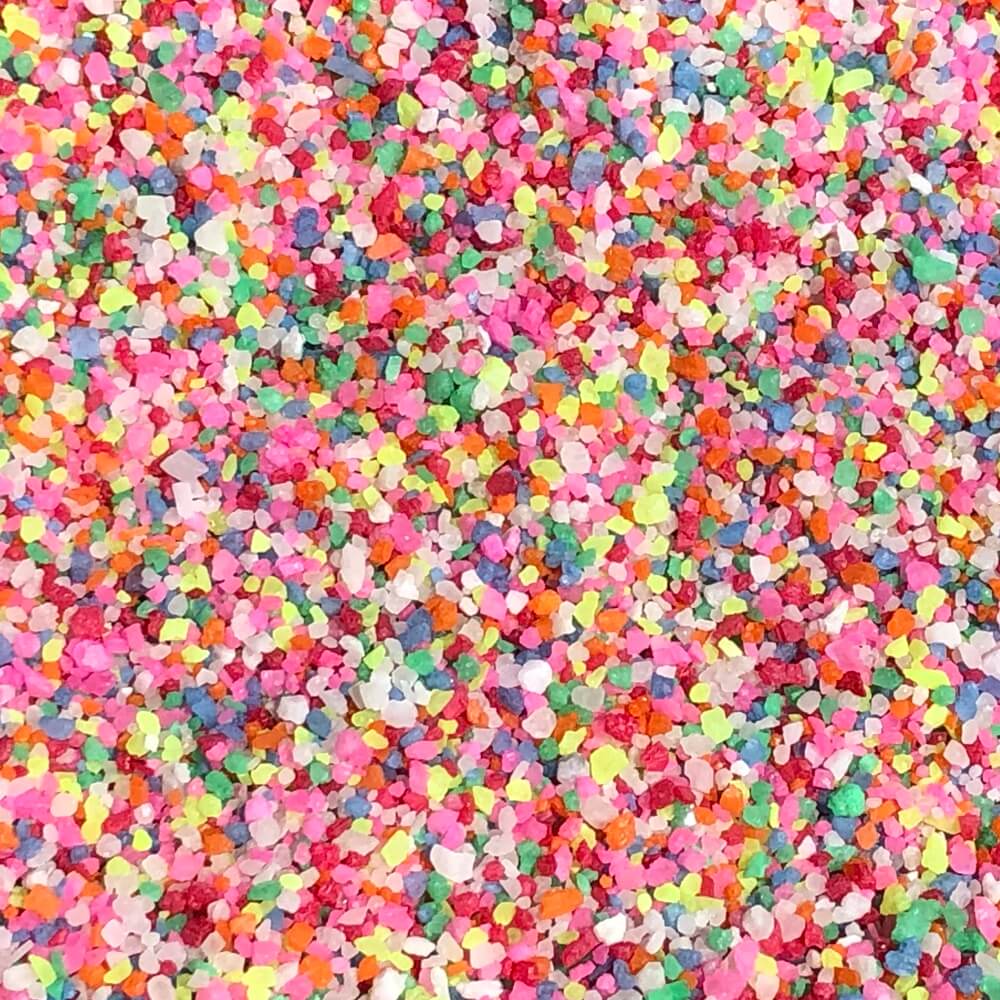 Pietris colorat mix pentru acvarii decorativ 5 kg 1 Pietris colorat mix pentru acvarii, ideal pentru decor. Adauga culoare cu acest pietris decorativ perfect ca substrat pentru pietris acvariu! Specificatii produs: Culori vibrante: O combinatie unica de culori – rosu, roz, galben, albastru, verde deschis – care adauga un plus de farmec si stil acvariului tau. Rezistenta in timp: Acest pietris colorat isi pastreaza intensitatea culorilor pentru o perioada indelungata, fara a se decolora. Granulatie uniforma: Dimensiuni de 2-4 mm, perfecte pentru un aspect estetic si pentru a crea un mediu ideal pentru pesti si plante acvatice. Ambalaj practic: Comercializat in punga de 5 kg, suficient pentru diverse aplicatii in acvarii de dimensiuni mici sau medii. Aplicatii: Acest pietris colorat mix pentru acvarii este solutia ideala pentru a oferi un aspect decorativ unic spatiului acvatic. Folosindu-l ca substrat, poti evidentia culorile pestilor si poti imbunatati estetica generala a acvariului. Pietrisul decorativ este perfect pentru aranjamente creative, fiind compatibil atat cu acvarii cu apa dulce, cat si cu acvarii cu apa sarata.