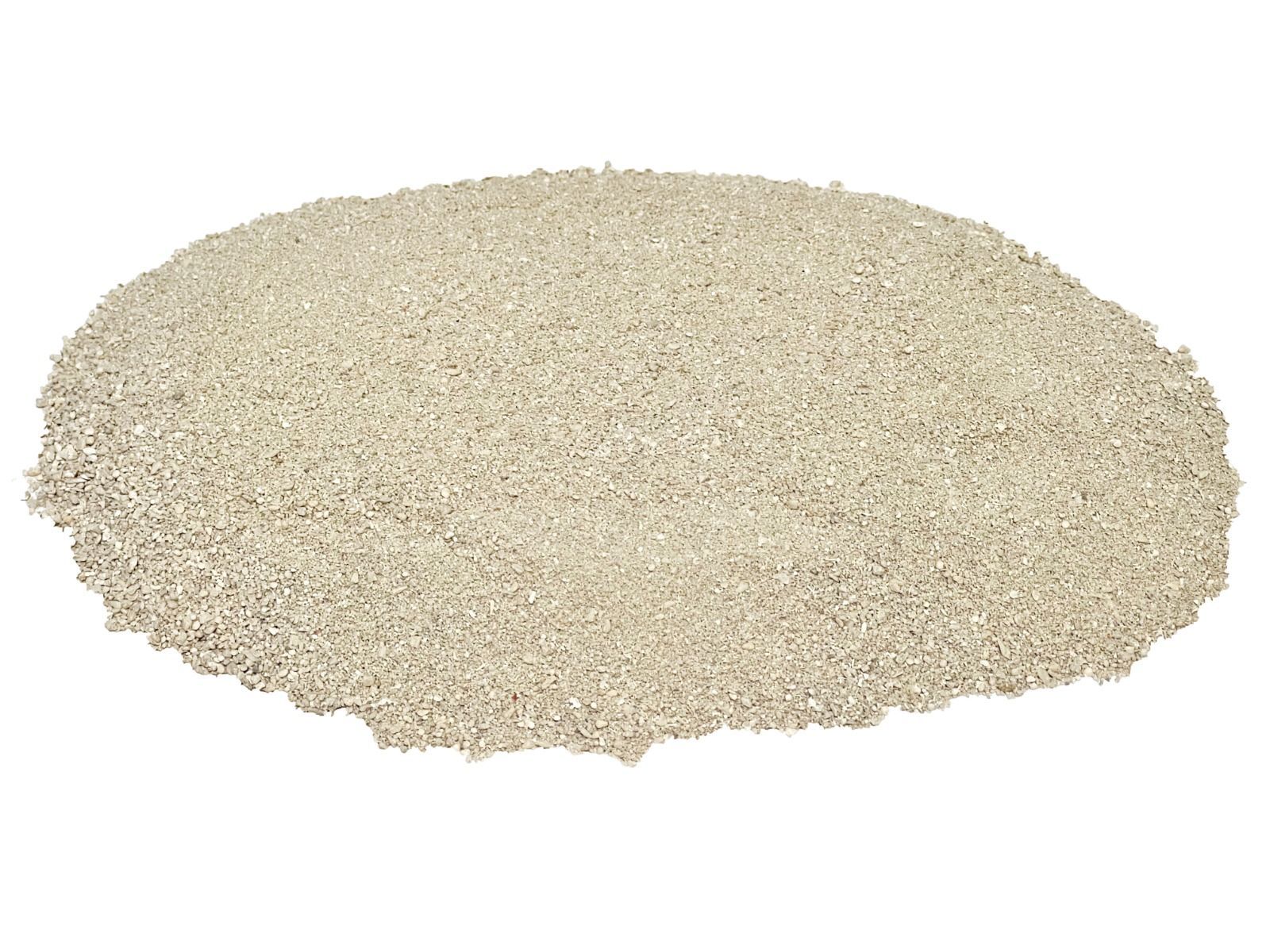 Nisip de coral granulatie 0 - 2 mm la 1 Kg 3 100% natural: nisipul de coral nu contine aditivi sau substante chimice, fiind complet natural si compatibil cu ecosistemul acvatic. Efect tampon pentru pH-ul apei: nisipul coralifer ajuta la mentinerea unui pH stabil in acvariile marine, prevenind fluctuatiile de pH si protejand astfel sanatatea pestilor si a altor vietuitoare acvatice. Compatibilitate ridicata: nisip de coral pentru acvarii ce poate fi utilizat atat in acvariile de apa sarata, cat si in cele de apa dulce, in special pentru speciile care prefera un substrat alcalin. Beneficiile utilizarii nisipului de coral in acvarii Acest nisip coralifer natural ofera mai mult decat un simplu substrat; functioneaza si ca un sistem de filtrare natural, absorbind si neutralizand substantele toxice si contribuind la claritatea apei. In acvariile marine, unde nivelurile de pH trebuie monitorizate cu atentie, nisipul de coral contribuie la mentinerea stabilitatii acestuia, oferind un tampon natural impotriva fluctuatiilor nedorite. Fiind o spartura fina de coral, acest produs este sigur pentru pestii care tind sa sape in substrat.