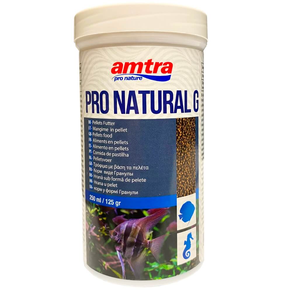 Hrana granulata pesti Amtra Pro Natural G 250ml/125gr. 2 Ideal pentru toate speciile de pesti exotici: Hrana pesti exotici recomandata pentru pestii tropicali care prefera hrana granulata si au nevoie de un aport complet de nutrienti. Hrana de baza pentru acvarii comunitare: Granulele mici sunt potrivite pentru pestii de dimensiuni variate, hranindu-se la diferite niveluri ale apei. Dozare usoara: Se recomanda hranirea de 2-3 ori pe zi, in cantitati mici, astfel incat granulele sa fie consumate in cateva minute. Instructiuni de depozitare: Pentru a mentine prospetimea si calitatea produsului, depozitati hrana intr-un loc uscat si racoros. Asigurati-va ca recipientul este bine inchis dupa fiecare utilizare. Informatii suplimentare: Ambalaj: 250ml / 125gr. Componente analitice: Proteine brute: 35%, Grasimi brute: 8%, Fibre brute: 3%, Cenușă: 5%, Umiditate: 8%. Hrana granulata pesti Amtra Pro Natural G 250ml/125gr este alegerea perfecta pentru acvaristii care doresc sa asigure o nutritie premium pestilor lor exotici. O combinatie unica de ingrediente naturale si o formula profesionista transforma aceasta hrana pesti intr-un produs indispensabil pentru sanatatea si frumusetea pestilor ornamentali.