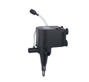 Pompa de apa acvariu Boyu 1800 Power Head 700 l/h din gama de pompe de apa electrice folosite la acvarii, fantani arteziene sau iazuri de gradina. Ca pompa de apa acvariu va alimenta sistemul de filtrare. Ca pompa de fantana daca se conecteaza la un kit de dispersie a apei obtinem o veritabila fantana arteziana. Materialele din care este fabricat acest produs garantează o durată de viață mare. Pompă de apă silentioasă, durabilă și de calitate. Gama de pompe de apa electrice ușor de curățat și de întreținut. Detalii tehnice: Debit maxim: 700 l/h Înălțimea maximă a coloanei de apă ridicată: 1 m. Consum electric: 13 W. Dimensiuni în centimetri: Dimensiuni: 11,6 cm (Lungime) x 6,5 cm (lățime) x 15,8 cm (înălțime). Diametrul exterior al ștuțului de evacuare a apei: 17 mm.