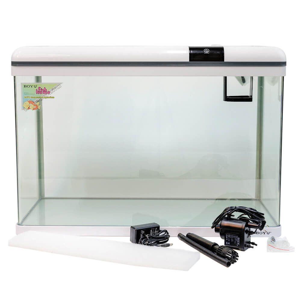 Acvariu Boyu alb cu margini curbate 128 litri XF-80 10 Acvariu Boyu alb cu un volum de 128 litri cu performante net superioare comparativ cu alte acvarii complet echipate. Model de acvariu led cu Smart Touch Control pentru o ușoară setare a sistemului de iluminare. Confecționat din sticlă clară. Colțurile frontale sunt curbate astfel că geamul din față și lateralele fac parte din aceeași foaie de sticlă. Avantajul este obținerea unei imagini mult mai clare și de efect a acvariului. Capacul și rama de la baza acvariului sunt confecționate din plastic ABS rezistent. Sistem de iluminare LED cu putere mărită de penetrare a luminii în masa apei pentru un iluminat corect, complet și cu un consum electric de numai 18W. Sistem de filtrare On-Top cu un debit de 960 litri pe oră și o putere electrică de 15W cu medii de filtrare propice pentru dezvoltarea bacteriilor benefice pentru filtrarea biologică și mecanică a apei. Sistem Smart Touch pentru controlul sistemului de iluminare cu mai multe moduri. Practic acest sistem permite controlul intensității luminii în acvariu. Dimensiuni exterioare ale acvariului: 80cm (Lungime) x 36,4cm (lățime) x 57cm (înălțime totală). Culoare: alb. Acvariul are capacitatea unui volum real de aproximativ 128 litri de apă. Material filtrant inclus: pad. Alimentarea se face la sistemul normal de energie electrică: 220 – 230 V / 50 Hz. Acvariu confecționat din sticlă cu capac din plastic. Compact și cu design inovativ.