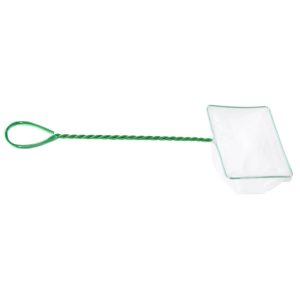 Plasa pesti acvariu 12,5 cm culoare alba. Modele de mincioage pentru acvariu din gama unelte pentru acvariu, usor de folosit si durabile. Plasa pesti acvariu 12,5 cm culoare alba este un accesoriu esential pentru orice pasionat de acvaristica. Aceasta plasa face parte din gama de mincioage pentru acvariu si este una dintre cele mai populare unelte de acvariu, datorita dimensiunii sale optime si a materialelor de inalta calitate din care este confectionata. Acest minciog pentru acvariu are o plasa fina, de culoare alba, care nu ranește pestii. Este ideal pentru prinderea rapida si sigura a pestilor de toate dimensiunile, fiind suficient de mare pentru a captura pestii fara efort si destul de mic pentru a fi manevrat cu usurinta in acvariile de dimensiuni variate. Materialele folosite in fabricarea acestei plase pentru pesti acvariu sunt de cea mai buna calitate, asigurand o rezistenta mare in timp. Plasa nu putrezeste si nu se degradeaza usor, ceea ce inseamna ca va putea fi utilizata pe o perioada indelungata fara a-si pierde din eficienta sau din aspectul estetic. Aceasta durabilitate o face o investitie excelenta pentru orice acvarist. Minciogul are dimensiunea de 12,5 cm, o marime ideala pentru prinderea pestilor fara a-i stresa sau a-i rani. Forma ergonomica si manerul confortabil permit o utilizare facila, reducand efortul necesar pentru prinderea pestilor. Acest lucru este deosebit de important in cazul acvariilor mari sau al celor populate cu pesti rapid. In concluzie, plasa pesti acvariu 12,5 cm culoare alba este un instrument indispensabil in colectia oricarui acvarist. Face parte din gama de mincioage acvariu, fiind una dintre cele mai eficiente si durabile unelte pentru acvariu disponibile pe piata. Investitia in acest minciog va asigura o experienta placuta si fara stres in intretinerea acvariului si in manipularea pestilor.