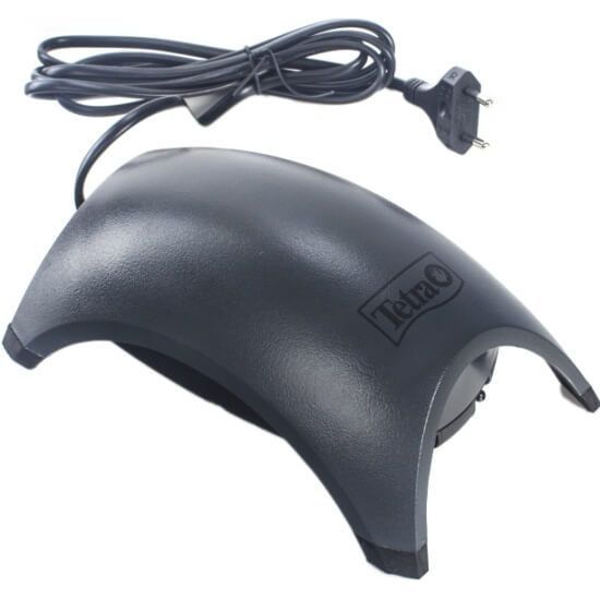 Pompa aer acvariu Tetratec APS50 9 Pompa aer acvariu Tetratec APS50, pompa aer acvariu silentioasa. Pompa oxigenare acvariu ideala pentru acvarii mici si medii. Pompa aer acvariu Tetratec APS50 este solutia perfecta pentru oxigenarea acvariilor mici si medii, avand un design unic si tehnologie avansata. Aceasta pompa de aer acvariu asigura un debit maxim de 50 litri pe ora si este extrem de silentioasa datorita camerelor fonoabsorbante si picioruselor de cauciuc care atenueaza vibratiile. Cu o putere de doar 2,0W, Pompa de aer acvariu Tetratec APS50 este eficienta energetic si fiabila. Este ideala pentru acvarii cu un volum cuprins intre 10 si 60 de litri. Pompa include un robinet pentru reglarea debitului de aer, permitand ajustarea fluxului de aer pentru a crea un mediu optim pentru pesti. Fabricata in Germania de Tetra, aceasta pompa oxigenare acvariu garanteaza performanta si durabilitate. Alegand pompa de aer acvariu Tetratec APS50, va asigurati ca acvariul dumneavoastra beneficiaza de o aerare excelenta si silentioasa, mentinand astfel sanatatea si bunastarea pestilor. Caracteristici tehnice: Capacitate acvariu: 10 – 60 litri Debit maxim: 50 litri / ora Putere: 2,0 W Numar iesiri: 1 Numar robineti control debit: 1 Alegeti pompa aer acvariu Tetratec APS50 pentru o aerarea eficienta si silentioasa a acvariului dumneavoastra.