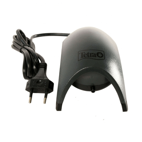 Pompa aer acvariu Tetratec APS50 3 Pompa aer acvariu Tetratec APS50, pompa aer acvariu silentioasa. Pompa oxigenare acvariu ideala pentru acvarii mici si medii. Pompa aer acvariu Tetratec APS50 este solutia perfecta pentru oxigenarea acvariilor mici si medii, avand un design unic si tehnologie avansata. Aceasta pompa de aer acvariu asigura un debit maxim de 50 litri pe ora si este extrem de silentioasa datorita camerelor fonoabsorbante si picioruselor de cauciuc care atenueaza vibratiile. Cu o putere de doar 2,0W, Pompa de aer acvariu Tetratec APS50 este eficienta energetic si fiabila. Este ideala pentru acvarii cu un volum cuprins intre 10 si 60 de litri. Pompa include un robinet pentru reglarea debitului de aer, permitand ajustarea fluxului de aer pentru a crea un mediu optim pentru pesti. Fabricata in Germania de Tetra, aceasta pompa oxigenare acvariu garanteaza performanta si durabilitate. Alegand pompa de aer acvariu Tetratec APS50, va asigurati ca acvariul dumneavoastra beneficiaza de o aerare excelenta si silentioasa, mentinand astfel sanatatea si bunastarea pestilor. Caracteristici tehnice: Capacitate acvariu: 10 – 60 litri Debit maxim: 50 litri / ora Putere: 2,0 W Numar iesiri: 1 Numar robineti control debit: 1 Alegeti pompa aer acvariu Tetratec APS50 pentru o aerarea eficienta si silentioasa a acvariului dumneavoastra.