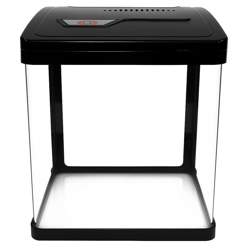 Mini acvariu 19 cm echipat cu lumina si filtru 2 Mini acvariu 19 cm echipat cu lumina si filtru, perfect pentru acvariu Betta, acvariu pesti mici si acvariu incepatori. Face parte din modelele de acvarii moderne, fiind un Mini acvariu de sticla compact, usor de integrat si ideal pentru cei care cauta acvarii ieftine.