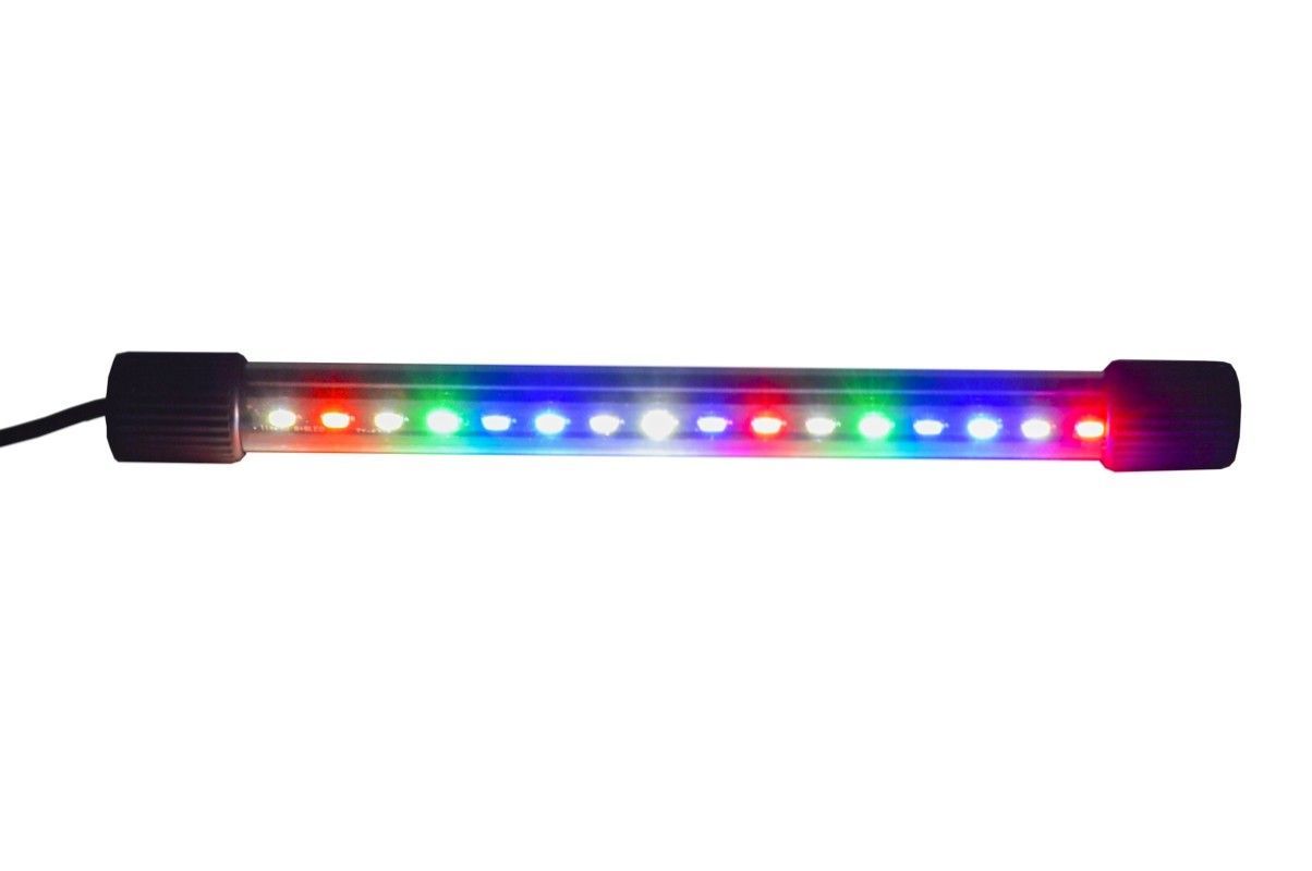 Lampa led submersibila multicolora 27 cm 2 Lampa led submersibila multicolora 27 cm, ideala pentru iluminat acvatic, iluminat decorativ si iluminatul acvariului cu lumini colorate vibrante. Aceasta lampa submersibila multicolora este alegerea perfecta pentru pasionatii de acvaristica si design interior care doresc un iluminat subacvatic spectaculos si un decor vibrant. Din gama de lampi subacvatice colorate, acest produs ofera un iluminat clar si intens, ideal pentru iluminatul acvariului sau pentru iluminatul decorativ in gradini si fantani arteziene. Cu o configurare usoara, lampa poate fi montata sub capacul acvariului pentru a suplimenta lumina, asigurand astfel un spectacol de lumini colorate. Caracteristici: Lungime: 27 cm Iluminare multicolora: 3 moduri de combinare a culorilor Diametru: 18 mm, design subtire si elegant Corp complet submersibil: Ideal pentru utilizare in acvarii, iazuri, fantani arteziene sau decoratiuni de interior Control facil: Alimentator cu buton de control al culorii Fixare sigura: Ventuze incluse pentru fixare pe sticla Beneficii: Siguranta sporita: Functionare la tensiuni joase, eliminand riscul de electrocutare accidentala Durata lunga de viata: Leduri special concepute pentru utilizare in medii acvatice, fara emisii toxice Eficienta energetica: Nu degaja caldura, oferind o functionare economica si sigura Aplicatii: Iluminarea acvariului: Perfecta pentru a imbunatati aspectul plantelor si ornamentelor acvatice Decoratiuni interioare: Se potriveste de minune in gradini, fantani arteziene, iazuri sau alte spatii decorative Luminat decorativ: Creeaza un efect vizual deosebit, adaugand o nota eleganta si colorata oricarui spatiu Cu aceasta lampa submersibila multicolora, vei aduce un plus de lumina si culoare in orice decor acvatic sau interior, transformand spatiul intr-o oaza de relaxare si frumusete.