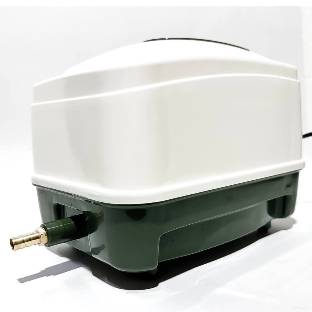 Aerator iaz profesional AIRLAB 120 l/min 6 Aerator iaz profesional AIRLAB 120 l/min, compresor aer acvarii, ideal pentru oxigenarea apei. Performanta superioara cu gen de pompe aer Hiblow. Compresor aer acvarii cu performanta inegalabila. Investeste in calitate si rezultate durabile! Aeratorul iaz profesional AIRLAB 120 l/min este solutia ideala pentru oxigenarea eficienta a apei in iazuri si acvarii. Cu un compresor aer acvarii de inalta performanta, acest produs asigura un flux constant de aer de 120 litri pe minut, fiind perfect pentru mentinerea sanatatii si vitalitatii vietuitoarelor acvatice. Acest aerator este echipat cu un motor electromagnetic puternic si fiabil, care functioneaza silentios, asigurand un mediu fara zgomot atat pentru pesti cat si pentru utilizatori. Designul robust si materialele durabile fac din AIRLAB o investitie de lunga durata, potrivita pentru orice tip de iaz sau acvariu. Instalarea si intretinerea aeratorului AIRLAB 120 l/min sunt extrem de simple, fiind compatibil cu prizele standard de alimentare. Datorita consumului redus de energie, acest compresor aer acvarii este o optiune economica si ecologica pentru proprietarii de iazuri si acvarii. Vine echipat cu accesorii de distribuire a aerului. Caracteristici principale: Debit ridicat: 120 l/min Motor puternic si fiabil Functionare silentioasa Usor de instalat si intretinut Consum redus de energie: 70 W Presiune: 0,048 Mpa Utilizari multiple: Aerare iazuri Aerare acvarii Aerare fose septice Folosind aeratorul iaz profesional AIRLAB 120 l/min aveti garantia ca vietuitoarele acvatice au parte de oxigenarea necesara! Acesta poate fi folosit si ca aerator iaz peste in sezonul cald, cand necesarul de oxigen creste odata cu temperatura apei. Avantaje: Aerare puternica si constanta Design ce reduce zgomotul si vibratiile Corp si mecanisme rezistente si durabile Excelent pentru volume mari de apa Aeratorul iaz profesional AIRLAB 120 l/min reprezinta alegerea perfecta pentru oricine doreste sa mentina un mediu acvatic sanatos si bine oxigenat.