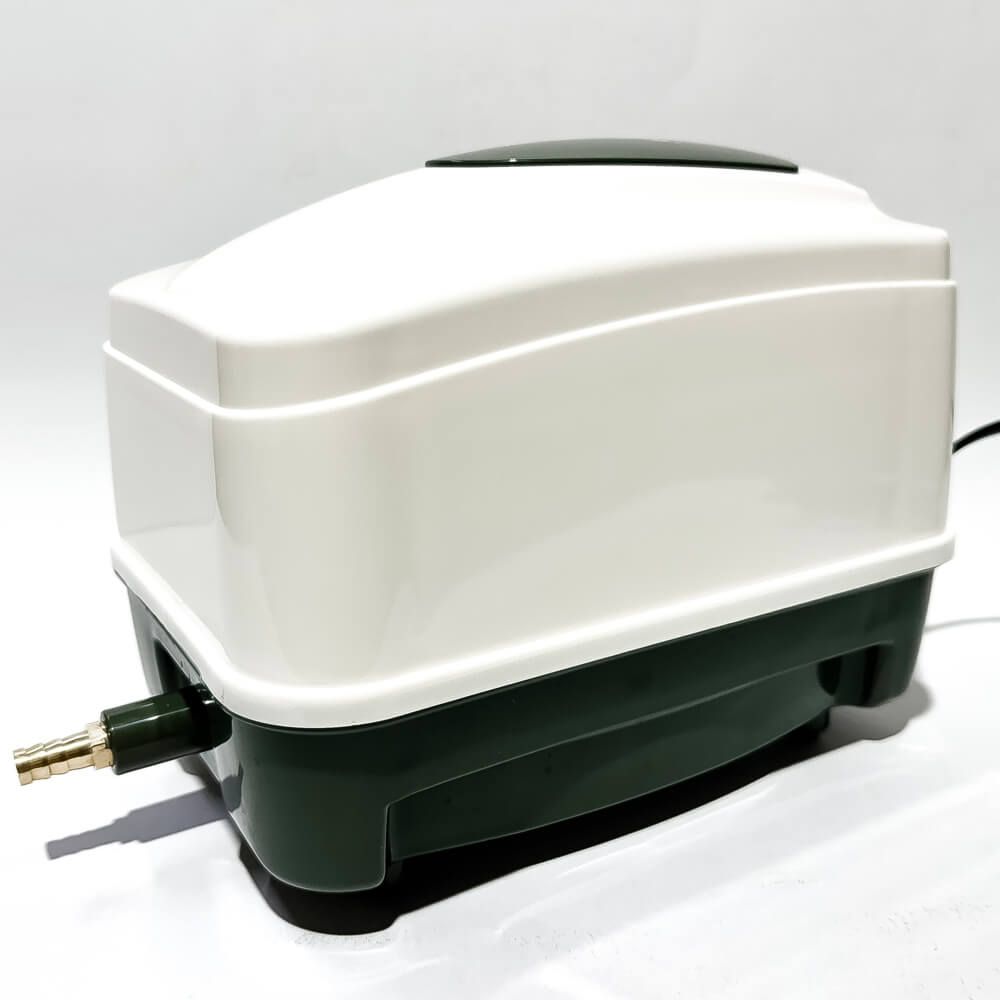 Aerator iaz profesional AIRLAB 120 l/min 8 Aerator iaz profesional AIRLAB 120 l/min, compresor aer acvarii, ideal pentru oxigenarea apei. Performanta superioara cu gen de pompe aer Hiblow. Compresor aer acvarii cu performanta inegalabila. Investeste in calitate si rezultate durabile! Aeratorul iaz profesional AIRLAB 120 l/min este solutia ideala pentru oxigenarea eficienta a apei in iazuri si acvarii. Cu un compresor aer acvarii de inalta performanta, acest produs asigura un flux constant de aer de 120 litri pe minut, fiind perfect pentru mentinerea sanatatii si vitalitatii vietuitoarelor acvatice. Acest aerator este echipat cu un motor electromagnetic puternic si fiabil, care functioneaza silentios, asigurand un mediu fara zgomot atat pentru pesti cat si pentru utilizatori. Designul robust si materialele durabile fac din AIRLAB o investitie de lunga durata, potrivita pentru orice tip de iaz sau acvariu. Instalarea si intretinerea aeratorului AIRLAB 120 l/min sunt extrem de simple, fiind compatibil cu prizele standard de alimentare. Datorita consumului redus de energie, acest compresor aer acvarii este o optiune economica si ecologica pentru proprietarii de iazuri si acvarii. Vine echipat cu accesorii de distribuire a aerului. Caracteristici principale: Debit ridicat: 120 l/min Motor puternic si fiabil Functionare silentioasa Usor de instalat si intretinut Consum redus de energie: 70 W Presiune: 0,048 Mpa Utilizari multiple: Aerare iazuri Aerare acvarii Aerare fose septice Folosind aeratorul iaz profesional AIRLAB 120 l/min aveti garantia ca vietuitoarele acvatice au parte de oxigenarea necesara! Acesta poate fi folosit si ca aerator iaz peste in sezonul cald, cand necesarul de oxigen creste odata cu temperatura apei. Avantaje: Aerare puternica si constanta Design ce reduce zgomotul si vibratiile Corp si mecanisme rezistente si durabile Excelent pentru volume mari de apa Aeratorul iaz profesional AIRLAB 120 l/min reprezinta alegerea perfecta pentru oricine doreste sa mentina un mediu acvatic sanatos si bine oxigenat.