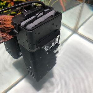 Filtru acvariu pesti si broaste testoase 500 l/h, filtru acvariu intern eficient ce este ideal pentru acvarii mici. Un filtru acvariu bun si silentios.