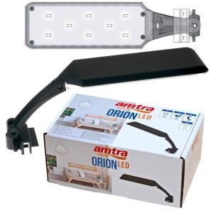 Lampa acvariu full LED Orion 8.500K 4W ofera un iluminat acvariu optim, fiind ideala ca lampa led acvariu pentru plante si pesti sanatosi. Aceasta lampa full LED Orion este solutia ideala pentru asigurarea unui iluminat optim in acvariile de dimensiuni medii si mici. Aceasta lampa LED acvariu combina eficienta energetica cu performanta superioara, oferind un mediu sanatos si vibrant pentru plantele si pestii din acvariu. Caracteristici: Putere: Lampa acvariu full LED Orion are o putere de doar 4W, fiind extrem de eficienta din punct de vedere energetic. Spectru de lumina: Cu o temperatura de culoare de 8.500K, aceasta lampa LED pentru acvariu reproduce fidel lumina naturala, stimuland cresterea sanatoasa a plantelor acvatice. LED-uri puternice: Echipata cu 8 LED-uri de cate 0,5W fiecare, lampa asigura o iluminare uniforma si intensa, fara a genera caldura excesiva, ceea ce protejeaza echilibrul termic al acvariului. Durata lunga de viata: Lampa de acvariu full LED Orion este durabila, oferind o durata de viata mult mai mare comparativ cu lampile traditionale cu becuri economice. Design compact si modern: Culoarea neagra si designul elegant permit integrarea usoara in orice decor de acvariu. Lampa se poate monta pe geamuri cu o grosime maxima de 8 mm. Garantie: Produsul are o garantie de 2 ani ceea ce asigura investitia pe termen lung. Beneficii: Iluminat acvariu optim: Lampa LED Orion 8.500K 4W asigura un iluminat uniform, ideal pentru cresterea plantelor si mentinerea sanatatii pestilor, fiind perfecta pentru acvarii plantate. Eficienta energetica: Cu un consum redus de energie, aceasta lampa contribuie la scaderea costurilor de intretinere a acvariului. Protejeaza mediul acvatic: Emite mai putina caldura, prevenind supraincalzirea apei si mentinand un mediu acvatic stabil. Aplicatii: Lampa acvariu full LED Orion 8.500K 4W este potrivita pentru acvarii de dimensiuni medii si mici, acvarii plantate si orice acvariu care necesita un iluminat de calitate, fie ca este vorba de un acvariu de pesti tropicali sau un acvariu dedicat plantelor acvatice. Daca esti in cautarea unei solutii eficiente si durabile pentru iluminat acvariu, Lampa LED Orion 8.500K 4W este alegerea perfecta. Ofera lumina necesara pentru a sustine viata acvatica, imbunatatind in acelasi timp aspectul vizual al acvariului tau.