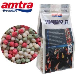 Hrana crapi koi Amtra Pro Pond Pellet 2000 ml, mancare pesti iaz premium, pelete flotante pesti iaz ce le asigura nutritie completa si culori vibrante. Aceasta hrana de inalta calitate este special creata pentru crapi koi si alti pesti din iazuri ornamentale sau acvarii de dimensiuni mari. Formula sa echilibrata ofera un aport esential de proteine, fibre, vitamine si minerale pentru sanatatea si vitalitatea pestilor.