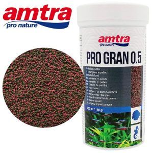 Hrana pesti acvariu granule Amtra Pro 0.5, 250 ml, ideala pentru hranirea zilnica a pestilor exotici. Mancare pesti ce ofera nutritie completa. Hrana pesti acvariu granule Amtra Pro 0.5 este special conceputa pentru a satisface nevoile nutritionale ale pestilor tropicali de apa dulce si marina. Acest produs premium se adreseaza pestilor de talie mica si medie, fiind o alegere excelenta pentru hranirea zilnica a pestilor exotici. Cu o formula echilibrata si ingrediente de inalta calitate, aceasta mancare pesti garanteaza o dezvoltare sanatoasa, culori intense si un sistem imunitar fortifiat.