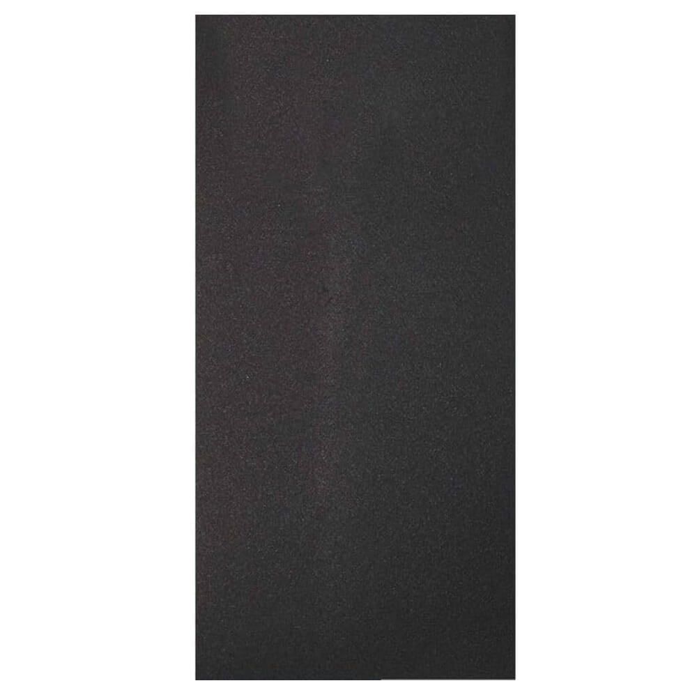 Pad pentru acvariu ( covoras ) 80 X 35 cm 4 Caracteristici principale ale pad-ului pentru acvariu: Distribuire uniforma a greutatii – Designul sau inteligent permite distribuirea uniforma a greutatii acvariului pe toata suprafata, reducand tensiunea exercitata asupra fundului din sticla. Protectie impotriva spargerii – Covorasul actioneaza ca o bariera protectiva intre baza acvariului si suportul rigid, prevenind spargerile accidentale cauzate de greutate sau suprafete neregulate. Compensarea imperfectiunilor – Ideal pentru suprafetele care nu sunt perfect plane, acest covoras acvariu de 80 x 35 cm corecteaza micile neregularitati si asigura o pozitionare stabila. Material durabil si sigur – Fabricat dintr-un material rezistent si izolator, pad-ul protejeaza atat baza acvariului, cat si suprafata pe care acesta este amplasat. Culoare discreta – Cu un finisaj negru elegant, covorasul se integreaza perfect in orice decor, fara a atrage atentia inutila. Beneficii ale utilizarii acestui covoras acvariu: Siguranta sporita – Protejeaza fundul acvariului impotriva deteriorarii, prelungind durata de viata a acestuia. Stabilitate imbunatatita – Previne miscarea sau alunecarea acvariului, asigurand o fixare sigura si ferma pe orice tip de suport. Izolatie termica – Pad-ul reduce pierderea de caldura prin fundul acvariului, contribuind la mentinerea unei temperaturi constante in interiorul acestuia. Versatilitate – Poate fi utilizat atat sub acvarii, cat si sub terarii din sticla, oferind aceleasi beneficii de protectie si stabilitate.