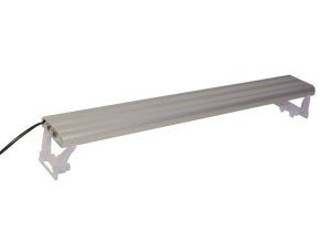 Lampa LED iluminare intensa acvariu Super Sun si Blue, solutii iluminare acvariu ideale pentru un program de iluminare acvariu eficient. Lampa LED iluminare intensa acvariu Super Sun si Blue este solutia ideala pentru pasionatii de acvarii care doresc sa asigure un mediu optim pentru vietatile acvatice. Cu o constructie subtire si eleganta, din aluminiu de calitate, aceasta lampa acvariu se remarca prin durabilitate si eficienta energetica, consumand doar 57 W. Ofera o lumina intensa, datorita celor 96 de LED-uri Super Sun si 18 LED-uri Actinic Blue, ce penetreaza adanc apa. Aceasta lampa LED iluminare intensa acvariu include un mod dual de iluminare, cu lumina de zi (daylight) la 12000 K si lumina de noapte (moon light), replicand perfect ciclurile naturale ale luminii si contribuind la crearea unui mediu acvatic sanatos. Sistemul de prindere culisant este usor de utilizat, permitand montarea pe acvarii cu lungimi variabile, de pana la 90 cm, oferind astfel flexibilitate si adaptabilitate. Lampa LED Super Sun si Blue este una dintre cele mai bune solutii iluminare acvariu, integrand tehnologia de ultima generatie Aqua Zonic Sirius, care asigura un program de iluminare acvariu optim si un consum redus de energie. Aceasta lampa acvariu nu emite gaze toxice, asigurand un mediu sigur si curat pentru vietatile din acvariu. Cu dimensiuni de 88 cm lungime, 9 cm latime si 2 cm grosime, aceasta lampa LED se integreaza perfect in orice setup de acvariu, oferind un iluminat de inalta calitate si contribuind la crearea unui habitat vibrant si sanatos. O alegere excelenta pentru orice acvarist care cauta performanta si eficienta in solutii de iluminare acvariu. Caracteristici: Design subtire si elegant: Lampa LED pentru acvariu Super Sun si Blue are un corp confectionat din aluminiu de inalta calitate, oferind durabilitate si rezistenta in timp. Iluminare intensa: Dotata cu 96 LED-uri Super Sun si 18 LED-uri Actinic Blue, aceasta lampa asigura o lumina puternica, cu un grad ridicat de penetrare a apei, esentiala pentru sanatatea plantelor si pestilor din acvariu. Mod dual de iluminare: Include atat lumina de zi (daylight) la 12000 K, cat si lumina de noapte (moon light), replicand ciclurile naturale ale luminii. Consum redus de energie: Consuma doar 57 W, oferind eficienta energetica si costuri de operare reduse. Montare flexibila: Sistemul de prindere culisant permite montarea pe acvarii cu lungimi variabile, de pana la 90 cm, oferind flexibilitate in utilizare. Siguranta: Lampa nu emite gaze toxice, asigurand un mediu curat si sigur pentru vietatile acvatice. Beneficii: Mediu acvatic sanatos: Lumina intensa si calitatea superioara a LED-urilor contribuie la cresterea si dezvoltarea optima a plantelor si pestilor, replicand conditiile naturale. Eficienta energetica: Cu un consum redus de energie, lampa ofera un iluminat puternic fara a genera costuri mari la factura de electricitate. Versatilitate: Datorita designului sau si sistemului de prindere ajustabil, lampa poate fi utilizata pe o varietate de acvarii, fiind usor de adaptat la diferite dimensiuni. Durabilitate: Materialele de inalta calitate asigura o durata de viata lunga, ceea ce face aceasta lampa o investitie pe termen lung. Dimensiuni optime: 88 cm (Lungime) x 9 cm (lățime) x 2 cm (grosime). Aplicatii: Acvarii: Ideala pentru orice tip de acvariu, asigurand un mediu luminos optim pentru vietatile acvatice. Acvarii de diverse dimensiuni: Se potriveste pe acvarii cu lungimi de pana la 90 cm, fiind ideala pentru acvarii medii si mari. Program de iluminare acvariu: Aceasta lampa LED este perfecta pentru a implementa un program de iluminare acvariu eficient Lampa LED iluminare intensa acvariu Super Sun si Blue este alegerea ideala pentru pasionatii de acvaristica care cauta solutii de iluminare performante, eficiente si durabile.