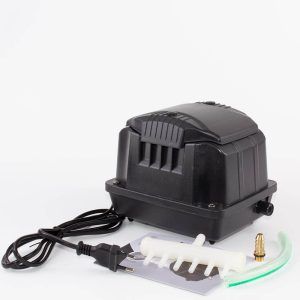 Aerator apa iaz Boyu 20 l/min, ideal ca aerator acvariu si pompa aerare apa, asigura oxigenarea eficienta si functionare silentioasa. Aeratorul apa iaz Boyu 20 l/min este solutia ideala pentru oxigenarea eficienta a apelor din iazuri si acvarii. Acest aerator de acvariu de inalta calitate asigura o aerare optima si o functionare extrem de silentioasa datorita designului sau avansat, care include picioare anti-vibratii si un sistem de absorbtie a zgomotului. Specificatii si avantaje: Debit de aer: 20 litri/minut pentru o oxigenare uniforma Presiune: 0,02 MPa, suficienta pentru nevoile de aerare Consum electric: 15 W, eficient din punct de vedere energetic Dimensiuni: 224 x 139 x 144 mm, compact si usor de integrat in orice sistem Voltaj: 220-240 V Utilizari: Aerator apa iaz: Ideal pentru a asigura oxigenarea adecvata a iazurilor, facilitand un mediu sanatos pentru pesti si plante acvatice. Aerator acvariu: Perfect pentru acvarii de dimensiuni variate, ajutand la mentinerea unui nivel optim de oxigen. Pompa aerare apa: Poate fi folosita si in aplicatii de aerare pentru fose septice, asigurand descompunerea eficienta a deseurilor. Avantaje: Nivel scazut de zgomot pentru o functionare discreta. Presiune si debit de aer adecvat pentru toate aplicatiile mentionate. Design robust si fiabil, construit din materiale durabile. Consum redus de energie, eficient si economic. Acest aerator apa iaz este echipat cu o carcasa din aluminiu pentru o durabilitate crescuta si respecta standardele de calitate CE, IPX-4, TÜV SÜD, GS. Este perfect pentru proprietarii de iazuri si acvarii care cauta o pompa de aerare apa eficienta si de incredere. Alegerea acestui compresor de aer pentru acvariu inseamna investitia intr-un produs care combina performanta superioara cu o functionare aproape silentioasa, asigurand o circulatie uniforma a apei si o durabilitate pe termen lung.