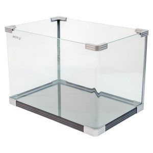 Boyu acvariu open space 37L 43 x 30 x 33 CM, acvariu geam curbat, ideal ca acvariu sticla clara plantat sau acvariu pentru incepatori si avansati. Descopera frumusetea unui acvariu cu Boyu acvariu open space 37L 43 x 30 x 33 CM, perfect pentru pasionatii de acvaristica si pentru incepatori. Acest acvariu geam curbat ofera un design modern si elegant, fiind ideal pentru orice incapere. Caracteristici: ​ Design modern si elegant: Acvariu geam curbat cu colturi frontale realizate dintr-o singura bucata de sticla, oferind un aspect curat si fluid. Dimensiuni optime: Dimensiunile de 43 cm lungime x 30 cm latime x 33 cm inaltime, permit acestui acvariu 37 litri a se amplasa aproape oriunde. Calitate superioara: Fabricat din sticla ultraclara de 5 mm, acest acvariu asigura o vizualizare clara si o durabilitate sporita. Versatilitate: Ideal ca acvariu sticla plantat, fiind compatibil cu diverse sisteme de iluminare. Beneficii: Vizibilitate impecabila: Geamul curbat si transparenta ridicata permit o vizualizare panoramica a vietii acvatice, fara intersecții vizibile. Durabilitate si stabilitate: Fabricat din sticla rezistenta, acest acvariu ofera stabilitate structurala si longevitate. Estetica si functionalitate: Designul modern si curbat adauga un plus de eleganta oricarui decor, in timp ce ofera un habitat sanatos pentru pesti. Ideal pentru incepatori: Usor de configurat si intretinut, fiind o alegere excelenta pentru cei care incep in lumea acvaristicii. Adaptabilitate: Potrivit pentru diverse tipuri de pesti si plante, creand un mediu acvatic divers si fascinant. Specificatii tehnice: Dimensiuni: 43 cm (lungime) x 30 cm (latime) x 33 cm (inaltime) Volum: 37 litri Grosime sticla: 5 mm Culoare silicon: Transparent Cui se adreseaza? Incepatori in acvaristica: Usor de gestionat, ideal pentru cei care doresc sa inceapa cu un acvariu mic si eficient. Avansati in acvaristica: Potrivit pentru crearea de decoruri acvatice impresionante si complexe. Proprietari de apartamente si spatii medii: Dimensiunile compacte si designul elegant il fac perfect pentru orice spatiu. Pasionati de acvaristica: O alegere excelenta pentru cei care doresc un acvariu de sticla clara, modern si de calitate. Achizitioneaza Boyu acvariu open space 37L 43 x 30 x 33 CM si bucura-te de o oaza de natura captivanta in casa ta! Disponibil pe www.aquariumprest.ro, acest acvariu este cea mai buna investitie intr-un acvariu.
