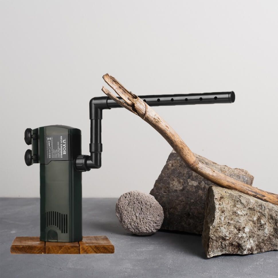 Filtru de apa pentru acvariu maxim 80 litri Boyu 6 Filtrul de apa pentru acvariu Boyu FP-18E ofera o combinatie perfecta de performanta, durabilitate si accesibilitate. Este un filtru acvariu electric care se distinge prin eficienta energetica si durabilitate, asigurand o circulatie optima si o calitate ridicata a apei. Datorita designului sau intern si usurintei de utilizare, Boyu FP-18E reprezinta solutia ideala pentru oricine cauta un filtru acvariu de incredere, care sa raspunda exigentelor si sa ofere rezultate remarcabile in claritatea apei.