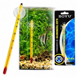 Termometru acvarii din sticla Boyu BT-02 cu ventuza, prezentat montat in acvariu si alaturi de ambalajul original.
