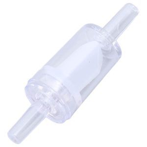 Valva unisens transparenta pentru acvariu. Valva de sens aer acvariu face ca apa să nu revină pe furtun. Supapa sens si valva antiretur inclusiv pentru CO2. Valva unisens transparenta pentru acvariu are o importanta esentiala in domeniul acvaristicii deoarece este un element de siguranta a instalatiilor ce asigura aerarea acvariilor sau a sistemelor de admisie de CO2 in acvariile plantate. Aceasta valva de sens pentru aer face ca apa sa nu revina inapoi pe furtun in cazul in care pompa de aer este deconectata de la reteaua de energie electrica sau oprita din diverse motive ca de exemplu mentenanta acvariului. Evitam astfel riscul de inundatie prin golirea acvariului. In lipsa valvei exista riscul maxim ca apa din acvariu sa poata reveni pe furtun si sa faciliteze curgerea apei din acvariu in mediul exterior creand surprize neplacute ca de exemplu inundarea incaperii cu apa din acvariu. Supapa sens si valva antiretur se poate utiliza inclusiv ca supapa pentru instalatiile de CO2, un element de siguranta obligatoriu pentru acesta deoarece CO2-ul este un gaz ce se dizolva cu usurinta in apa si va urca pe furtun in lipsa unei valve. Diametrul capetelor este de 4 mm. Supapa de aer indispensabila oricarui acvariu. Retine si impiedica scurgerea apei pe furtun. Evita deteriorarea pompelor de aer si a instalatiilor de CO2 care sunt plasate sub nivelul apei din acvariu.