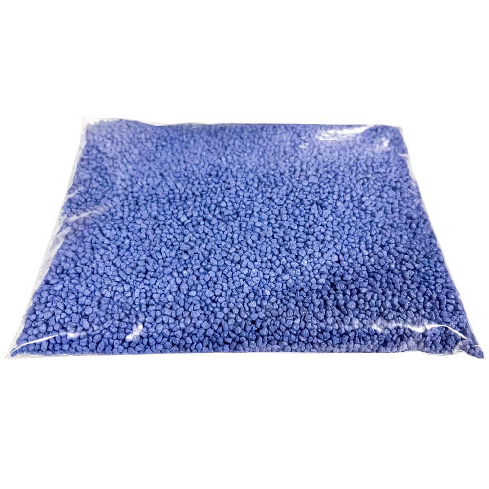 Pietris color acvariu 3 mm albastru deschis 1 kg 3 Multifunctional si estetic Substrat inert pentru acvarii: Ideal pentru a crea un fundal colorat si sigur pentru locuitorii acvatici, fara a influenta calitatea apei. Decor pentru vase si ghivece: Adauga un strop de culoare si textura oricarui vas decorativ, ghiveci sau jardiniera, imbunatatind aspectul plantelor folosind acest pietris ghivece albastru deschis. Pietris gradini si terase: Utilizeaza pietrisul albastru deschis pentru a adauga accente de culoare in gradina, pe terase sau in crearea de mozaicuri si pardoseli decorative. Versatilitate in aplicatii decorative: Perfect pentru terarii, vase decorative si alte proiecte DIY care necesita un plus de culoare si originalitate. Caracteristici de top: Culoare vibranta: Albastru deschis, pentru un efect estetic remarcabil. Granulatie: 3 mm, dimensiunea ideala pentru diverse aplicatii. Cantitate: Disponibil la vrac, 1 Kg, pentru a se potrivi nevoilor tale decorative. Durabilitate: Procesul de ceramizare garanteaza pastrarea culorii si a sigurantei pe termen lung.