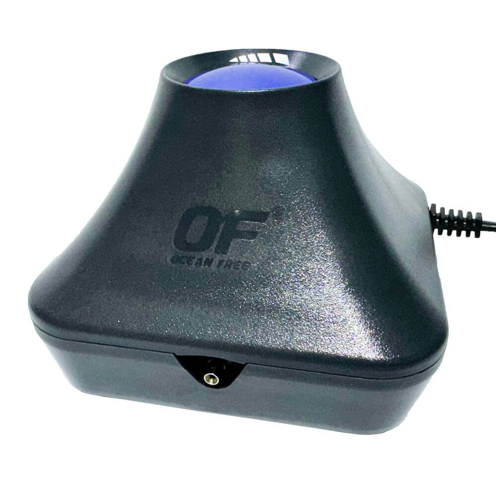 Pompa acvariu aer cu furtun valva difuzor 160 l/h 4 Pompa acvariu aer cu furtun valva difuzor 160 l/h. Vultron 2000 este o pompa aer acvariu cu o iesire, cu reglaj electronic al debitului de aer echipata complet. Pompa aer acvariu Vultron 2000 cu o singura iesire are reglajul electronic al debitului de aer si vine echipata standard cu 1 metru de furtun pentru aer, o valva valva unisens albastra si un difuzor de aer cu ventuza. Pompa acvariu aer de generatie noua cu eficienta ridicata ce asigura aerarea optima a acvariilor sau a iazurilor. Dizolva eficient oxigenul in apa tinand pestii sanatosi intr-un mediu prielnic. La pompa de aer Vultron 2000 corpul pompei de aer este cu pereti dubli pentru reducerea semnificativa a vibratiilor. -pompa acvariu silentioasa cu baza de cauciuc pentru a reduce vibratiile. Pompa aer puternica ce ridica nivelul de oxigen dizolvat in masa apei. Caracteristici: Design compact al acestei pompe de aer pentru acvariu. Presiunea acestei pompe de aer face posibila aerarea bazinelor pana la 0,7 m adancime. Reglaj electronic al debitului de aer. Consum redus de energie electrica si randament maxim. Pe langa pompa de aer pachetul include 1 metru furtun de aer, o valva unisens si un difuzor de aer cu ventuza. Cod produs: AP093 Debit de aer: 160 l / ora. Consum electric: 3 W.