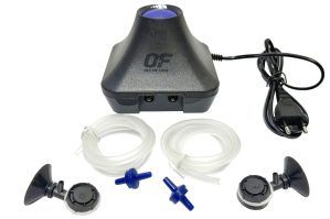 Pompa de aer acvariu si accesorii Vultron 190 l/h, pompa aer acvariu externa, un set aerare acvariu complet si eficient cu toate accesoriile incluse. Beneficiati de performanta excelenta cu Pompa de aer acvariu si accesorii Vultron 190 l/h cu doua iesiri de la Ocean Free, lider in produsele de acvaristica. Aceasta pompa aer acvariu externa asigura o aerare eficienta si silentioasa pentru acvariile dumneavoastra, fiind perfecta pentru mentinerea unui mediu sanatos pentru pesti. Caracteristici: Debit ridicat: Cu doua iesiri, fiecare dezvoltand un debit de aer de 190 litri/ora, aceasta pompa asigura oxigenarea optima a apei din acvarii si iazuri. Design compact: Pompa are un design compact si modern, usor de integrat in orice setup de acvariu. Constructie durabila: Corpul pompei este realizat cu pereti dubli pentru reducerea vibratiilor si zgomotului, iar baza de cauciuc adauga stabilitate si amortizare. Eficienta energetica: Consumul redus de energie electrica (doar 3,7 W) asigura un randament maxim cu costuri minime. Reglaj electronic: Debit de aer ajustabil prin intermediul potentiometrului, permitand personalizarea fluxului de aer in functie de nevoile acvariului. Set aerare acvariu complet: Pe langa pompa de aer, setul include toate accesoriile necesare pentru o instalare rapida si usoara: furtun de aer, valva unisens si difuzor de aer cu ventuza. Aceste componente asigura o distributie uniforma a aerului in acvariu, imbunatatind calitatea apei si sanatatea pestilor. Specificatii tehnice: Cod produs: AP095 Debit de aer pe fiecare iesire: 190 l/ora Consum electric: 3,7 W Dimensiuni: 13,5 cm (Lungime) x 13,5 cm (Latime) x 10 cm (Inaltime) ​ Pompa de aer acvariu si accesorii Vultron 190 l/h cu doua iesiri este alegerea ideala pentru pasionatii de acvaristica ce doresc un echipament de incredere, eficient si usor de utilizat. Asigurati-va ca acvariul dumneavoastra beneficiaza de aerarea necesara pentru un mediu sanatos si prielnic pestilor.