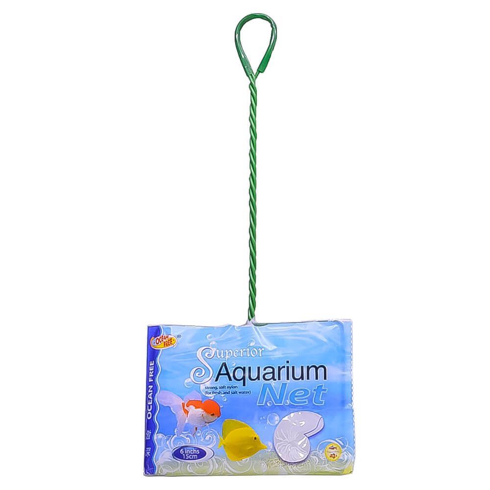Minciog acvariu alb de 15 cm 2 Minciog acvariu alb de 15 cm, ideal pentru prinderea pestilor. Minciog pentru pesti usor de folosit, rezistent, practic si durabil. Minciogul de acvariu alb de 15 cm este o unealta esentiala pentru orice pasionat de acvarii. Conceput pentru a facilita prinderea pestilor, acest minciog pentru pesti este usor de folosit, rezistent si durabil. Cu o lungime a bazei de 15 cm, plasa acvariului este ideala pentru capturarea pestilor exotici, asigurand o manipulare delicata pentru a nu rani pestii. Lungimea sa optima face ca acest minciog sa fie extrem de practic, permitandu-va sa capturati pestii rapid si eficient. Fabricat din materiale de inalta calitate, minciogul acvariu alb de 15 cm ofera o durabilitate sporita si o rezistenta crescuta in timp. Este usor de manevrat, iar plasa sa fina nu va afecta in mod negativ pestii, oferindu-va o solutie sigura si eficienta pentru gestionarea populatiei de pesti din acvariul dumneavoastra. Acest minciog acvariu este un instrument esential pentru orice acvarist, fie el incepator sau experimentat. La un pret accesibil, acest minciog pentru pesti este un must-have pentru mentinerea unui acvariu curat si bine intretinut. Asigurati-va ca aveti acest minciog in arsenalul dumneavoastra de unelte pentru acvariu pentru a facilita capturarea si mutarea pestilor ori de cate ori este necesar.