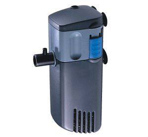 Filtru submersibil acvariu Boyu SP-602F, filtru intern acvariu silentios, cu debit de 340 l/h. Eficient pentru acvarii curate si apa limpede. Filtru submersibil acvariu Boyu SP-602F este solutia perfecta pentru mentinerea apei din acvariul tau curata si bine filtrata. Acest filtru Boyu este ideal pentru acvarii de pana la 50 de litri, oferind o filtrare eficienta si un debit de apa de 340 l/h, suficient pentru a mentine calitatea apei, atat in acvariile de apa dulce, cat si in cele de apa sarata. Acest filtru intern acvariu este cunoscut pentru motorul sau submersibil, care functioneaza in mod silentios, fara a deranja peștii sau mediul din jur. Este proiectat cu o structura durabila si eficienta, realizata din plastic ABS de inalta calitate, asigurand o functionare fiabila si o lunga durata de viata.