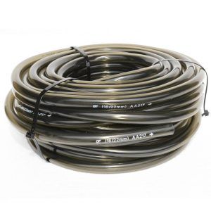 Furtun acvariu 16/22 mm, ideal pentru pompe arteziene, filtre externe, schimb apa. Furtun PVC multifunctional, rezistent, pentru acvarii. Acest furtun acvariu 16/22 mm este solutia ideala pentru pasionatii de acvaristica si pentru cei care cauta un produs de calitate superioara, multifunctional, potrivit pentru diverse aplicatii. Fabricat din materiale non-toxice, fara fenoli sau metale grele, acest furtun apa ofera flexibilitate, durabilitate si siguranta pentru acvariile de apa dulce sau sarata. Caracteristici principale ale furtunului acvariu 16/22 mm Dimensiuni precise: Diametrul intern de 16 mm si cel extern de 22 mm fac acest furtun perfect compatibil cu o gama larga de pompe si filtre. Material de calitate: Fabricat din PVC de calitate premium, fara substante nocive, asigura siguranta vietuitoarelor din acvariu. Culoare gri inchis: Tenta gri transparenta blocheaza lumina, prevenind cresterea algelor in interiorul furtunului. Flexibilitate excelenta: Furtunul isi pastreaza forma si ofera usurinta in utilizare, fara a se deforma sau a crea obstacole in sistemele de filtrare. Rezistenta la UV si imbatranire: Materialele utilizate sunt concepute pentru a rezista in timp, oferind o durata de viata extinsa. ​ Beneficiile utilizarii furtunului acvariu 16/22 mm Versatilitate: Poate fi utilizat ca furtun pompa arteziana, furtun schimb apa acvariu, furtun filtru extern acvariu sau chiar pentru circulatia apei in sisteme mai complexe. Siguranta maxima: Materialele non-toxice garanteaza un mediu sanatos pentru pestii si plantele din acvariu. Prevenirea algelor: Culoarea gri inchis reduce expunerea la lumina, impiedicand formarea algelor si mentinand un sistem de apa curat si eficient. Durabilitate crescuta: Rezistent la uzura, deformari si radiatii UV, acest furtun PVC acvariu este ideal pentru utilizari pe termen lung. Compatibilitate universala: Furtunul poate fi conectat cu usurinta la pompe, filtre si alte echipamente standard din acvaristica. ​ Aplicatii ale furtunului multifunctional pentru acvarii Acest furtun multifunctional este potrivit pentru: Schimbarea apei in acvariu: Usureaza procesul de golire si umplere a acvariului, fara scurgeri sau riscuri de contaminare. Conectarea la pompe si filtre externe: Ideal ca furtun pompa apa sau furtun filtru extern acvariu, asigurand un flux constant si sigur al apei. Fantani arteziene: Ca furtun pompa arteziana, acest produs este perfect pentru circulatia apei in decoruri speciale sau gradini acvatice. Utilizari generale: Poate fi folosit in orice situatie care necesita transportul apei intr-un mod sigur si eficient. ​