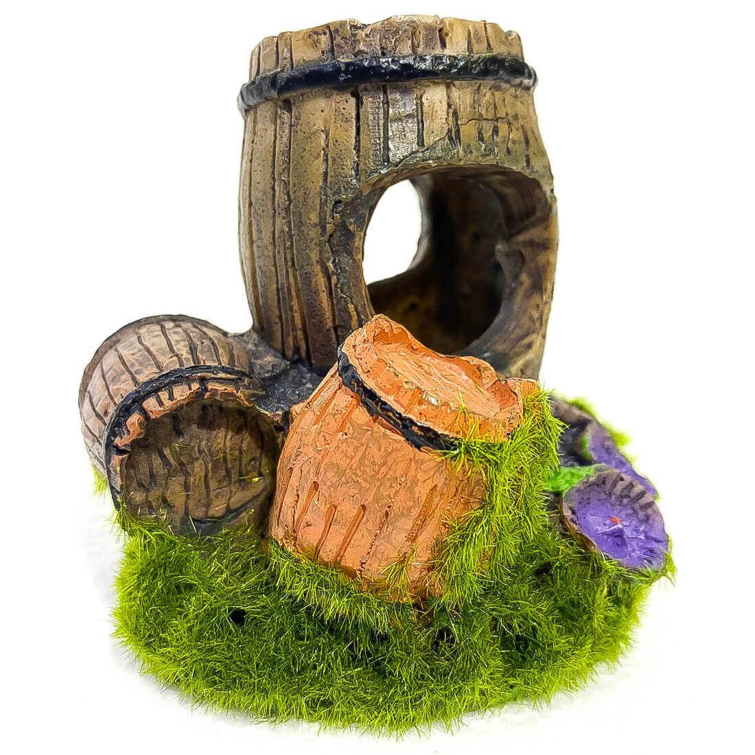 Ornament cu 3 butoaie pentru acvariu cu moss 2 Alege ornament cu 3 butoaie pentru acvariu, unul dintre cele mai bune decoruri pentru acvariu. Aceste decoratiuni acvarii confera un design rustic, completat de muschi artificial, pentru un peisaj subacvatic superb.