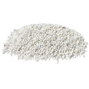 Pietris acvariu alb decorativ 2-5mm, 1 kg. Ideal ca pietris decor si pietris ornamental alb pentru un design elegant si natural. Acest pietris acvariu alb este alegerea ideala pentru crearea unui mediu acvatic sigur si estetic, fiind totodata perfect pentru proiecte decorative de interior sau exterior. Cu o granulatie fina de 2-5 mm, acest pietris alb decorativ se remarca prin calitatea sa superioara si prin versatilitatea utilizarii. Datorita aspectului sau natural si al proprietatilor inerte, acest pietris alb poate fi utilizat in acvarii, gradini decorative, aranjamente florale sau alte aplicatii creative, oferind un plus de rafinament fiecarui proiect.