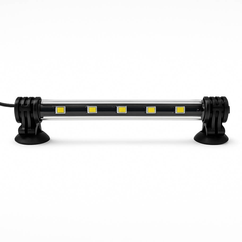 Lampa acvariu cu leduri 17 cm lumina alba 7 Lampa acvariu cu leduri de 17 cm ofera iluminare optima pentru acvarii mici. Lampa acvariu led moderna, inclusa in cele mai populare produse de iluminat acvarii cu leduri acvariu durabile.