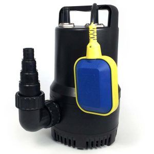 Pompa submersibila 10000 l/h debit mare si flotor utila ca pompa fantana arteziana sau pompa submersibila de adancime datorita debitului mare dezvoltat. Cu ajutorul senzorului de nivel pampa submersibila se va opri automat daca nivelul apei scade. Pompa submersibila 10000 l/h cu debit mare si flotor este ideala pentru utilizarea in iazuri, fantani arteziene si sisteme de filtrare. Aceasta pompa submersibila de adancime este conceputa pentru a oferi performante superioare si economii de energie. Avantaje Tehnologie de control automat: Sistem de control al vitezei de pompare prin DC Frequency Conversion, economisind energie. Motor puternic: Ofera un mod de lucru durabil si constant, alimentat la 220V. Rotor multipolar cu magnet permanent: Asigura un debit mare si un zgomot redus. Senzor de nivel al apei: Permite pornirea si oprirea automata a pompei. Siguranta ridicata: Motor fara elemente de cupru expuse, 100% sigur in contactul cu apa. Ax ceramic rezistent: Durabil in apa dulce si sarata, protejat impotriva coroziunii si uzurii. Detalii tehnice Model: SBE-10000 Voltaj: AC 230V Frecventa: 50 Hz Consum de energie: 85 W Debit maxim: 10000 Litri / Ora Inaltimea maxima a coloanei de apa: 5 metri Diametrul stutului de evacuare: 1½ Inch Dimensiuni: 246 X 148 X 274 mm Lungimea cablului electric: 10 metri Pompa submersibila 10000 l/h debit mare si flotor este solutia perfecta pentru recircularea apei in diverse aplicatii acvatice, asigurand eficienta si durabilitate in utilizare.