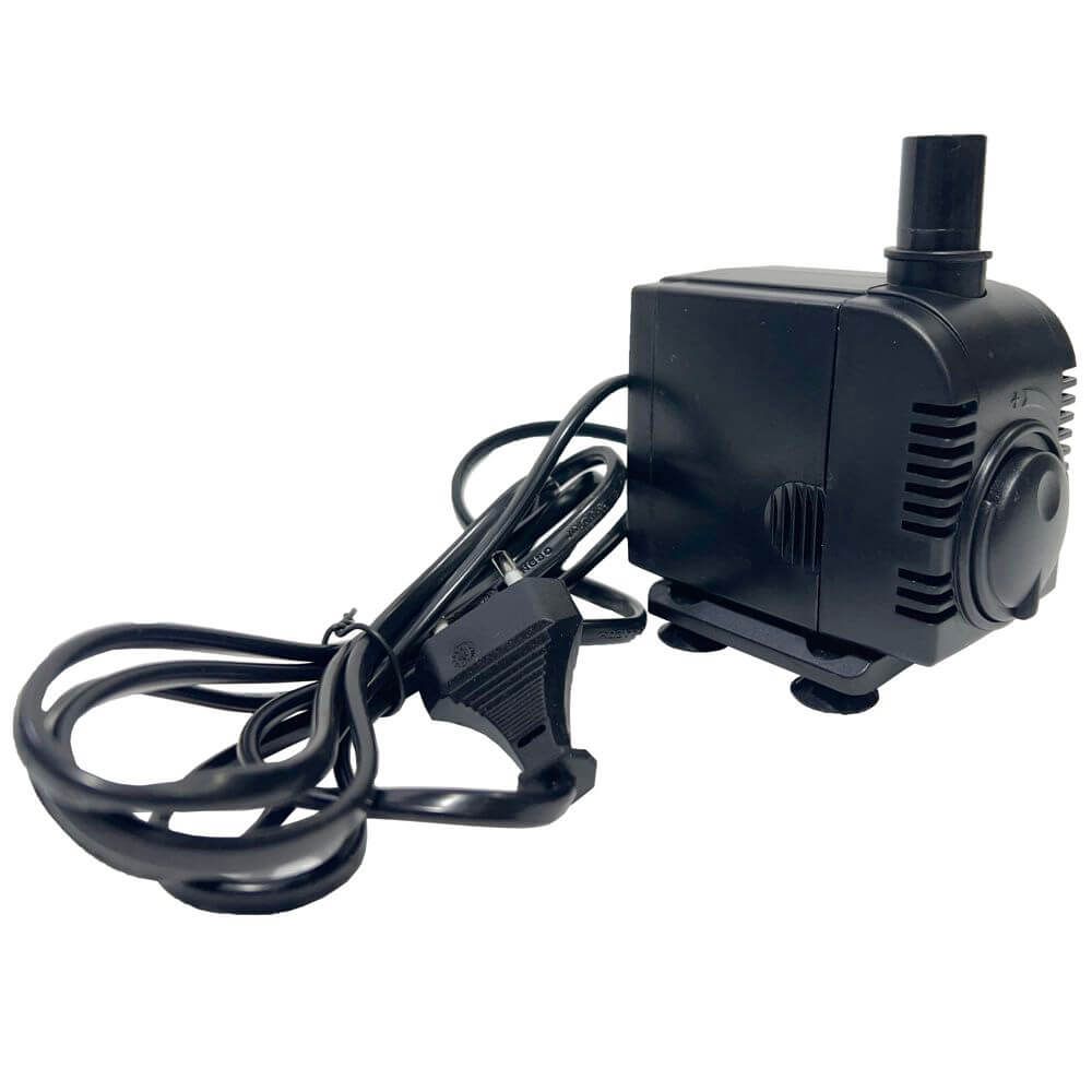 Pompa apa functionare continua, Boyu 1000 l/h 3 Pompa apa functionare continua cu debit 1000 l/h. Pompa de apa cu debit reglabil, una din acele pompe submersibile multifunctionale bune la iazuri, cascade, arteziene si acvarii. Pompa de apa pentru functionare continua cu un debit de 1000 l/h este o solutie versatila si eficienta pentru iazuri, cascade, fantani arteziene si acvarii. Aceasta pompa de apa caracterizata printr-un debit reglabil se numara printre cele mai performante pompe submersibile multifunctionale disponibile pe piata fiind proiectata sa raspunda nevoilor variate ale oricarui proiect acvatic. Fiind optimizata pentru functionare continua aceasta pompa asigura o circulatie constanta si eficienta a apei contribuind la mentinerea unui mediu acvatic sanatos si vibrant. Cu capacitatea de a ajusta debitul, utilizatorii au flexibilitatea de a personaliza fluxul de apa in functie de specificatiile precise ale iazului, cascadei, fantanii arteziene sau acvariului lor, asigurand astfel conditiile ideale pentru viata acvatica si estetica peisajului. Aceasta pompa submersibila multifunctionala este o alegere excelenta pentru oricine cauta o solutie fiabila si de lunga durata pentru recircularea apei. Datorita conceptului de pompa submersibila poate fi instalata cu usurinta in orice mediu acvatic oferind o integrare discreta si eficienta fara a perturba aspectul natural sau arhitectura peisajului acvatic. Optand pentru aceasta pompa de apa cu functionare continua si debit de 1000 l/h veti beneficia de o performanta superioara, versatilitate si eficienta energetica. Este solutia perfecta pentru a asigura o circulatie adecvata a apei si pentru a crea un mediu acvatic sanatos si un estetic atragator, fie ca este vorba de imbunatatirea calitatii apei intr-un iaz, crearea unei cascade spectaculoase, crearea unei fantani arteziene sau asigurarea unui mediu optim pentru pestii si plantele din acvariu. Ax ceramc rezistent la uzură și inert la coroziune. Nu necesită operațiuni de mentenanță și poate funcționa nonstop ani de zile. Pompă de recirculare continuă a apei. Pompa este dotată cu sistem de reglare al debitului de apă. Pompa se va utiliza acoperită în totalitate de apă. Consumul electric redus face să economisiți bani. Model: FP-1000 Voltaj: AC 230V. Frecventa: 50 Hz. Consum de energie electrică: numai 16 W. Debit maxim: 1000 Litri / Oră. Înălțimea coloanei maxime de apă ridicată: 1,8 metri. Diametrul ștuțului de evacuare a apei: 15 mm. Dimensiuni: 89 X 70 X 111 mm. Lungimea cablului electric: 2 metri.