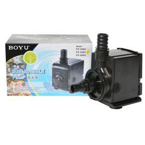 Pompa recirculare iaz si acvarii cu debit maxim 3000 l/h. Pompa iaz cu debit reglabil. Cea mai buna pompa submersibila si pentru realizarea unor caderi de apa. Pompă de apă submersibilă cu un debit de 3000 litri pe oră. Ax ceramc rezistent la uzură și inert la coroziune. Pentru a alege cea mai buna pompa submersibila trebuie sa tinem cont ca pompa de apa submersibila sa aibe atat un debit decent cat si reglajul debitului de apa. Pompe de apa submersibile de cea mai buna calitate ce pot fi folosite intr-o gama foarte diversificata de aplicatii. Cea mai buna pompa submersibila ce nu necesită operațiuni de mentenanță și poate funcționa nonstop ani de zile. Pompă de recirculare continuă a apei. Pompa recirculare acvarii si iazuri ce este dotată cu sistem de reglare al debitului de apă. Pompa se va utiliza acoperită în totalitate de apă. Consumul electric redus face să economisiți bani. Pompa recirculare iaz si acvarii – 3000 l/h – debit reglabil – calitate superioara Caracteristici: Debit maxim de 3000 l/h: Asigura o circulatie eficienta a apei in iazuri si acvarii de diverse dimensiuni. Debit reglabil: Permite adaptarea fluxului de apa la nevoile specifice ale mediului acvatic. Ax ceramic: Rezistent la uzura si coroziune, oferind o durabilitate exceptionala. Pompa submersibila: Usor de instalat si utilizat, functionand complet scufundata in apa. Fara mentenanta: Nu necesita operatiuni periodice de intretinere, economisind timp si resurse. Consum redus de energie: Doar 68 W, oferind eficienta energetica si economii financiare. Beneficii: Un produs de calitate pentru o varietate de aplicatii. Investitie rentabila cu durata lunga de viata. Utilizari: Recirculare apa iazuri: Asigura o circulatie eficienta a apei in iazuri, contribuind la mentinerea unui mediu acvatic sanatos. Pompa acvariu: Ideala pentru acvarii de apa dulce si marina, oferind un flux optim de apa pentru pesti si plante. Caderi de apa: Poate fi utilizata pentru a crea cascade si alte elemente decorative in iazuri. Alte aplicatii: Potrivita pentru diverse proiecte care necesita o pompa submersibila de calitate. Cui se adreseaza: Proprietarii de iazuri care doresc o pompa iaz capabila sa mentina un mediu acvatic echilibrat si sanatos. Acvaristii care cauta o pompa submersibila performanta si usor de utilizat. Pasionatii de proiecte DIY care au nevoie de o pompa submersibila cu multiple utilizari. Comanda acum pompa de recirculare si bucura-te de un iaz sau acvariu sanatos si plin de viata! Model: FP-3000 Voltaj: AC 230V. Frecventa: 50 Hz. Consum de energie electrică: numai 68 W. Debit maxim: 3000 Litri / Oră Înălțimea coloanei maxime de apă ridicată: 3,5 metri. Diametrul ștuțului de evacuare a apei: 20 mm. Diametrul ștuțului de absorbție a apei: 27 mm. Dimensiuni: 13,2 cm (Lungime) x10,6 cm (latime) x 17,2 cm (inaltime). Lungimea cablului electric: 2 metri.