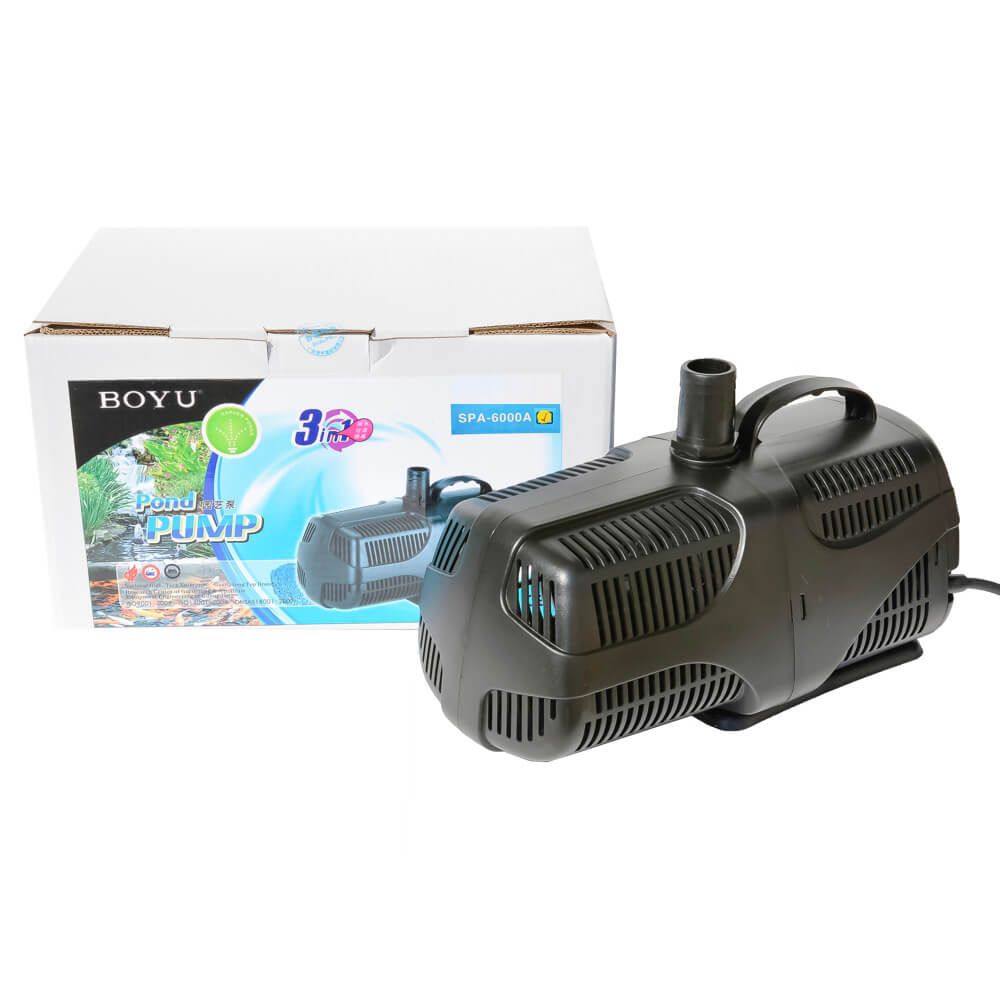 Pompa submersibila iaz 6000 l/h 1 Pompa submersibila iaz 6000 l/h ce se preteaza atat ca pompa recirculare cat si ca pompa cascada decorativa sau pompa arteziana. Pompa sumersibila cu cablu alimentare lung de 5 metri. Pompă de apă submersibilă pentru acvarii, iazuri sau fântâni arteziene cu ax ceramic ce se poate folosi atât în apă dulce cât și în apă sărată. Pompa arteziana care se va utiliza acoperită în totalitate de apă. Fabricată din materiale de calitate ce-i garantează funcționarea în siguranță în mediul acvatic. Rotor cu magnet permanent ce asigură eficiența maximă motorului electric sincron. Pompa submersibila iaz 6000 l/h ce nu necesită întreținere deosebită. Pompa și componentele sunt ușor de curățat atunci când este nevoie. Model: SPA-6000/A Voltaj: AC 230V. Frecvență: 50 Hz. Consum de energie electrică: numai 105 W. Debit maxim: 6000 Litri / Oră. Înălțimea coloanei maxime de apă ridicată: 5,2 metri. Diametrul ștuțului de evacuare a apei: 1 Inch. Dimensiuni: 333 X 172 X 213 mm. Lungimea cablului electric: 5 metri.