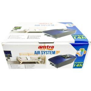 Pompa aerare acvarii UPS cu alimentare la priza. Pompa aer acvariu ce trece automat pe acumulator cand se opreste curentul. Pompa oxigen acvariu cu sistem UPS. UPS AMTRA AIR SYSTEM – Aerator pentru acvarii cu baterie integrata si sistem de salvare pentru pesti sau corali: in cazul unei intreruperi de curent va fi activat automat sau daca este deja in functiune, va continua sa functioneze regulat. Sistem dublu de picioare anti-vibratii pentru a minimiza zgomotul: intern intre motor si carcasa din plastic si extern pe cele patru picioare. Kit de instalare inclus: tub de 4/6 mm, supapa de retinere, supapa de reglare fina a aerului, racord Y si piatra cu bule. Pompa aerare acvarii UPS este o pompa de aer extrem de silentioasa si de incredere o adevarata asigurare pentru acvariul dumneavoastra. Caracteristici: Debit: 2 litri/minut (120 lt/h) – 2 iesiri Durata bateriei: 11 ore Accesorii incluse: 3 metri de furtun aer, 2 valve unisens, 2 robineti de aer, 2 difuzoare de aer 1 teu distribuitor de aer. Clema de prindere pozitionata sub pompa pentru a putea fi agatata cu usurinta de un suport. Pompa de aer poate fi folosita si ca pompa aerare acvarii principala iar in cazul in care nu mai exista alimentare de curent la retea ramane pornita automat pe modul de baterie.