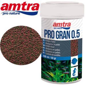 Hrana granulata pentru pesti Amtra Pro Gran 0.5 – Mini granule pesti ideale ca hrana pesti tropicali pentru nutritie echilibrata si culori vibrante. Hrana granulata pentru pesti Amtra Pro Gran 0.5 este solutia perfecta pentru o alimentatie echilibrata si sanatoasa a pestilor tropicali, indiferent daca sunt de apa dulce sau marina. Aceasta hrana pesti tropicali premium, sub forma de granule de 0.5 mm, este special conceputa pentru pestii de dimensiuni mici, oferind toate nutrientii necesari pentru o crestere armonioasa, un sistem imunitar puternic si culori stralucitoare.