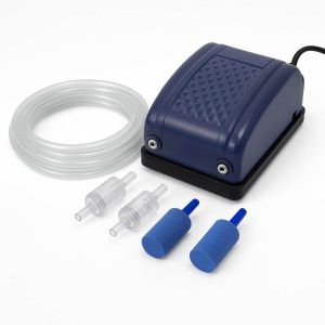 Set aerare acvariu complet echipat pentru oxigenare optima. Include pompa aer acvariu cu 2 iesiri si accesorii aerare acvariu esentiale pentru un mediu acvatic sanatos si echilibrat.